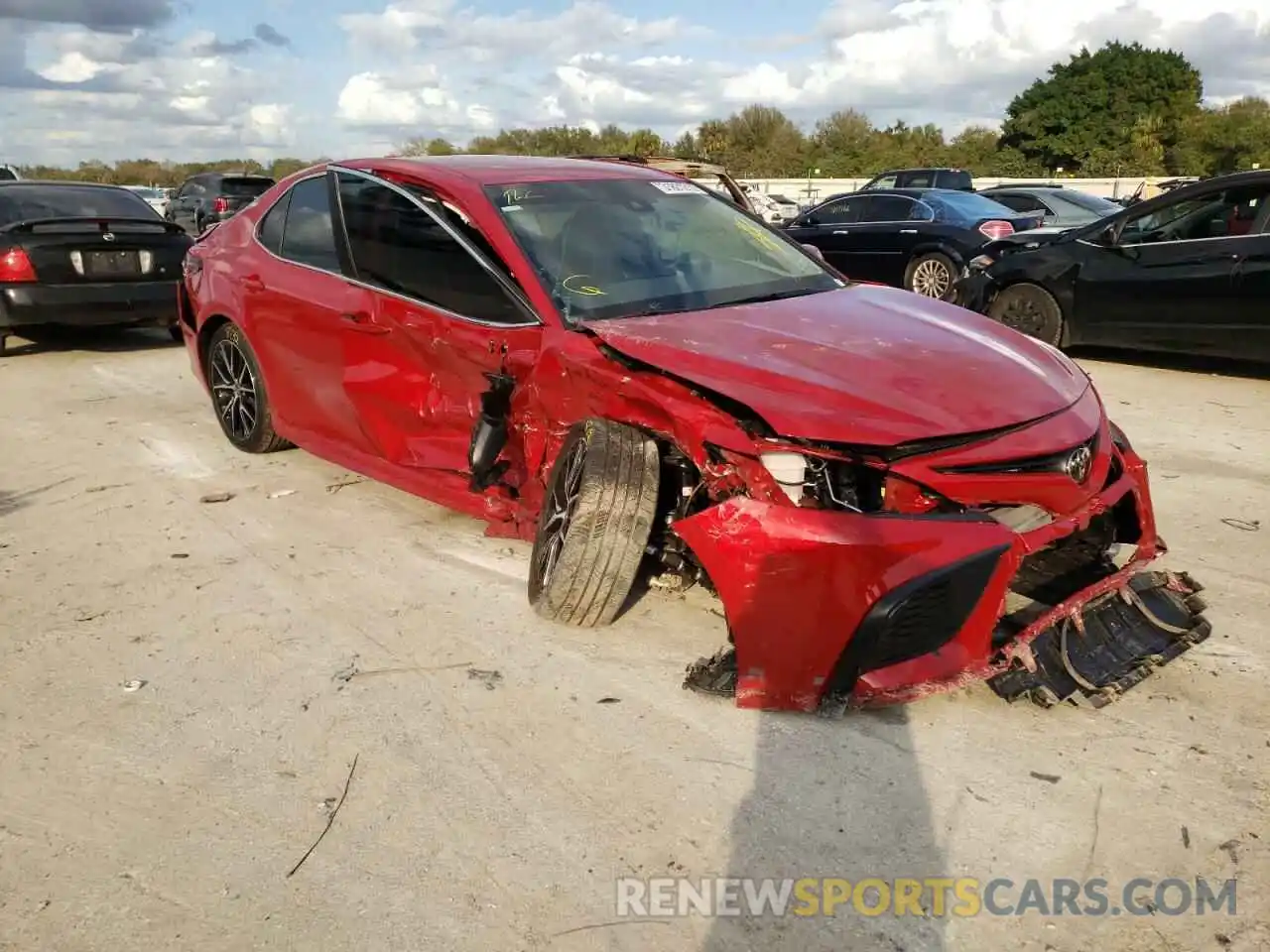 1 Photograph of a damaged car 4T1G11AK0MU402922 TOYOTA CAMRY 2021