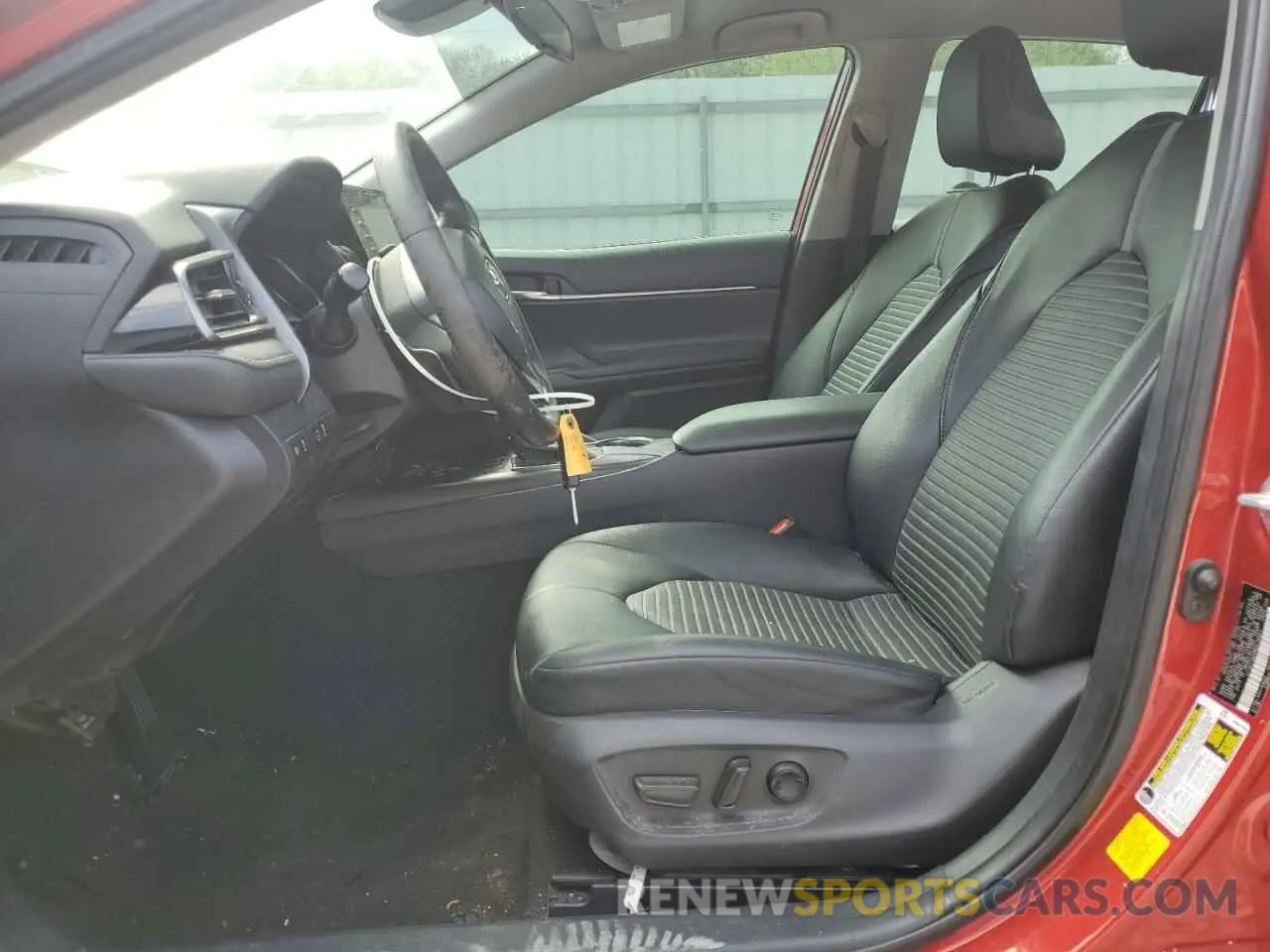 7 Photograph of a damaged car 4T1G11AK0MU419963 TOYOTA CAMRY 2021