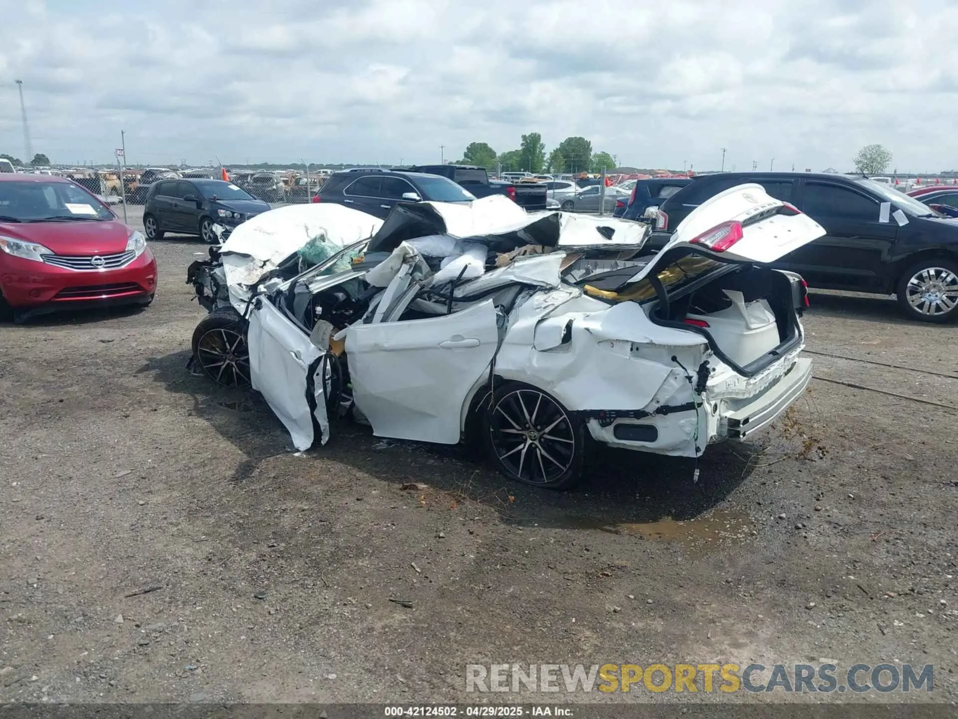 3 Photograph of a damaged car 4T1G11AK0MU438609 TOYOTA CAMRY 2021