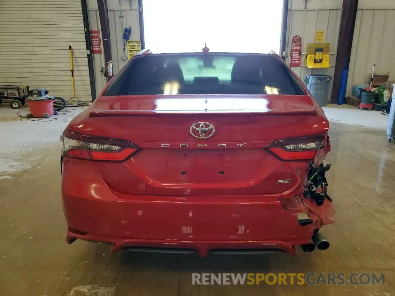 6 Photograph of a damaged car 4T1G11AK0MU440442 TOYOTA CAMRY 2021