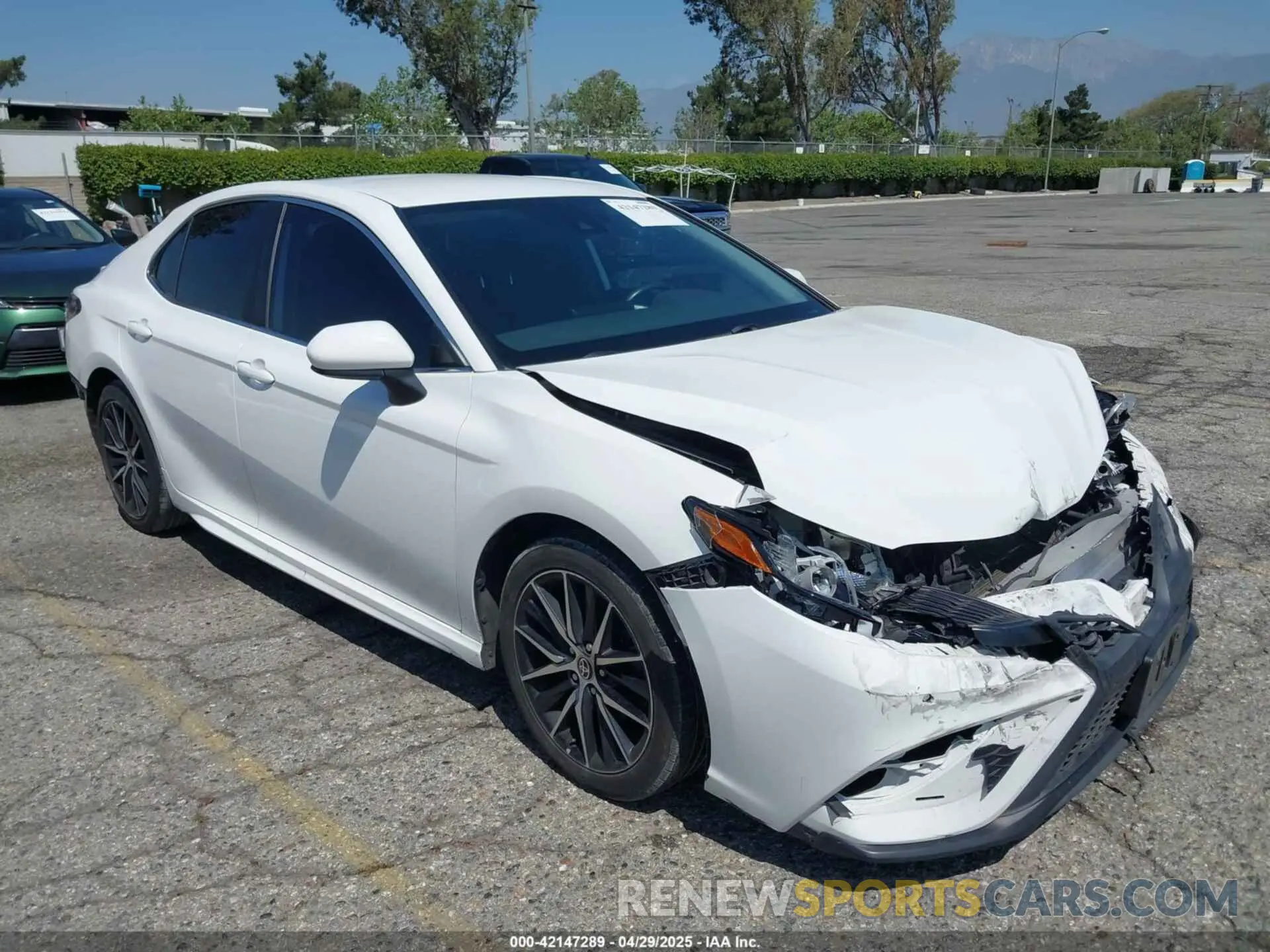 1 Photograph of a damaged car 4T1G11AK0MU451229 TOYOTA CAMRY 2021