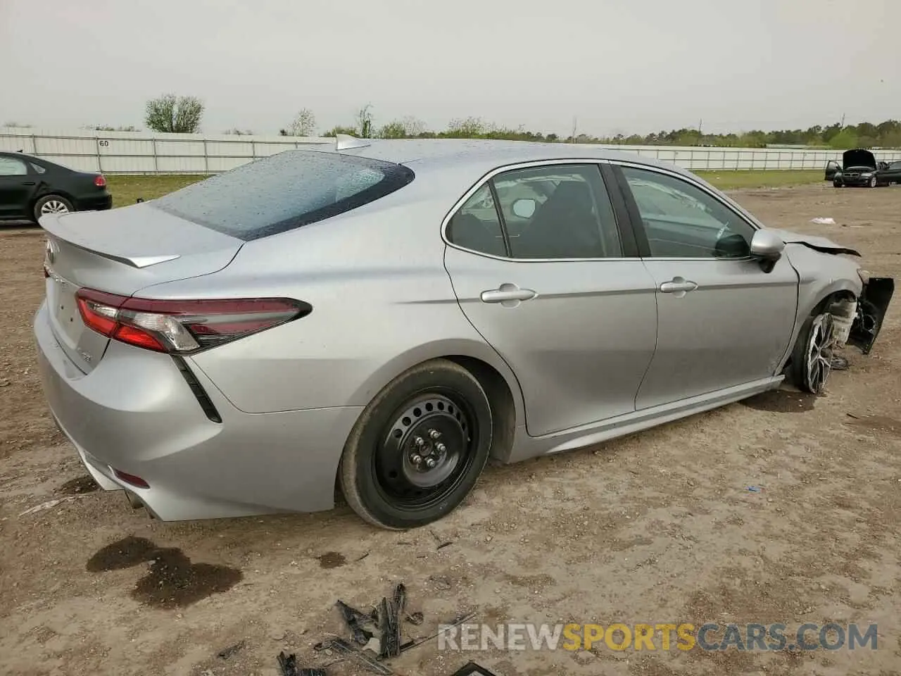 3 Photograph of a damaged car 4T1G11AK0MU456673 TOYOTA CAMRY 2021