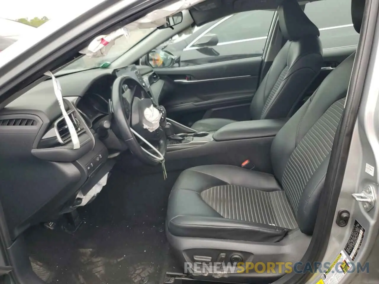 7 Photograph of a damaged car 4T1G11AK0MU456673 TOYOTA CAMRY 2021