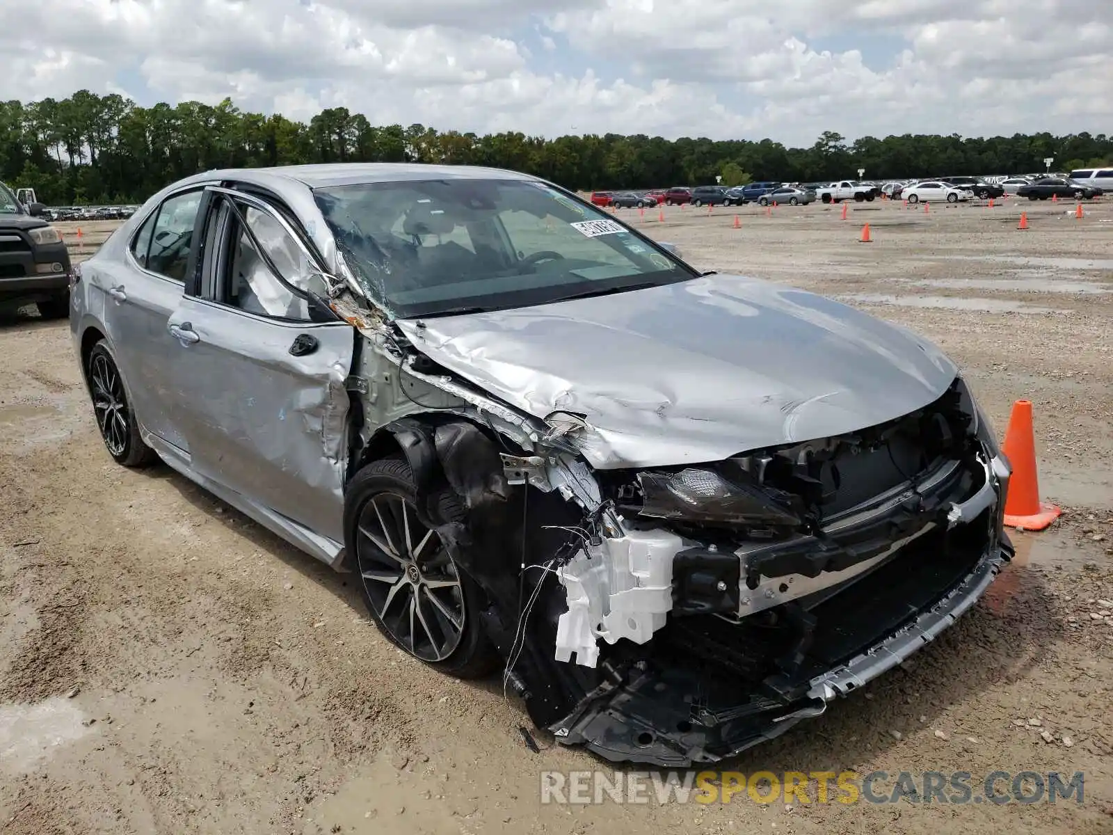 1 Photograph of a damaged car 4T1G11AK0MU457242 TOYOTA CAMRY 2021