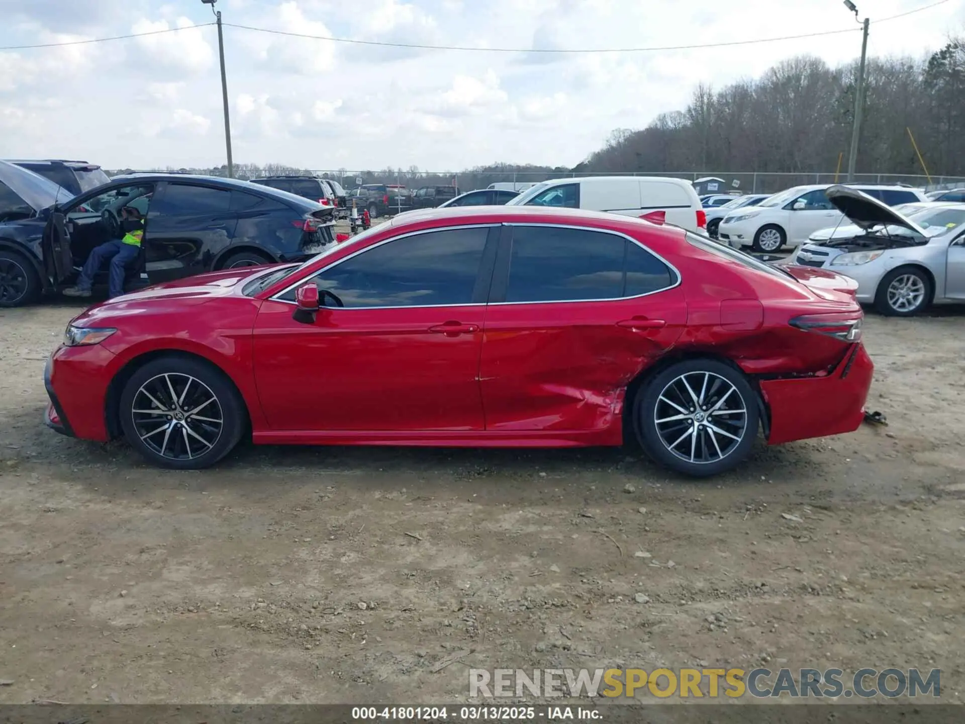 14 Photograph of a damaged car 4T1G11AK0MU460173 TOYOTA CAMRY 2021