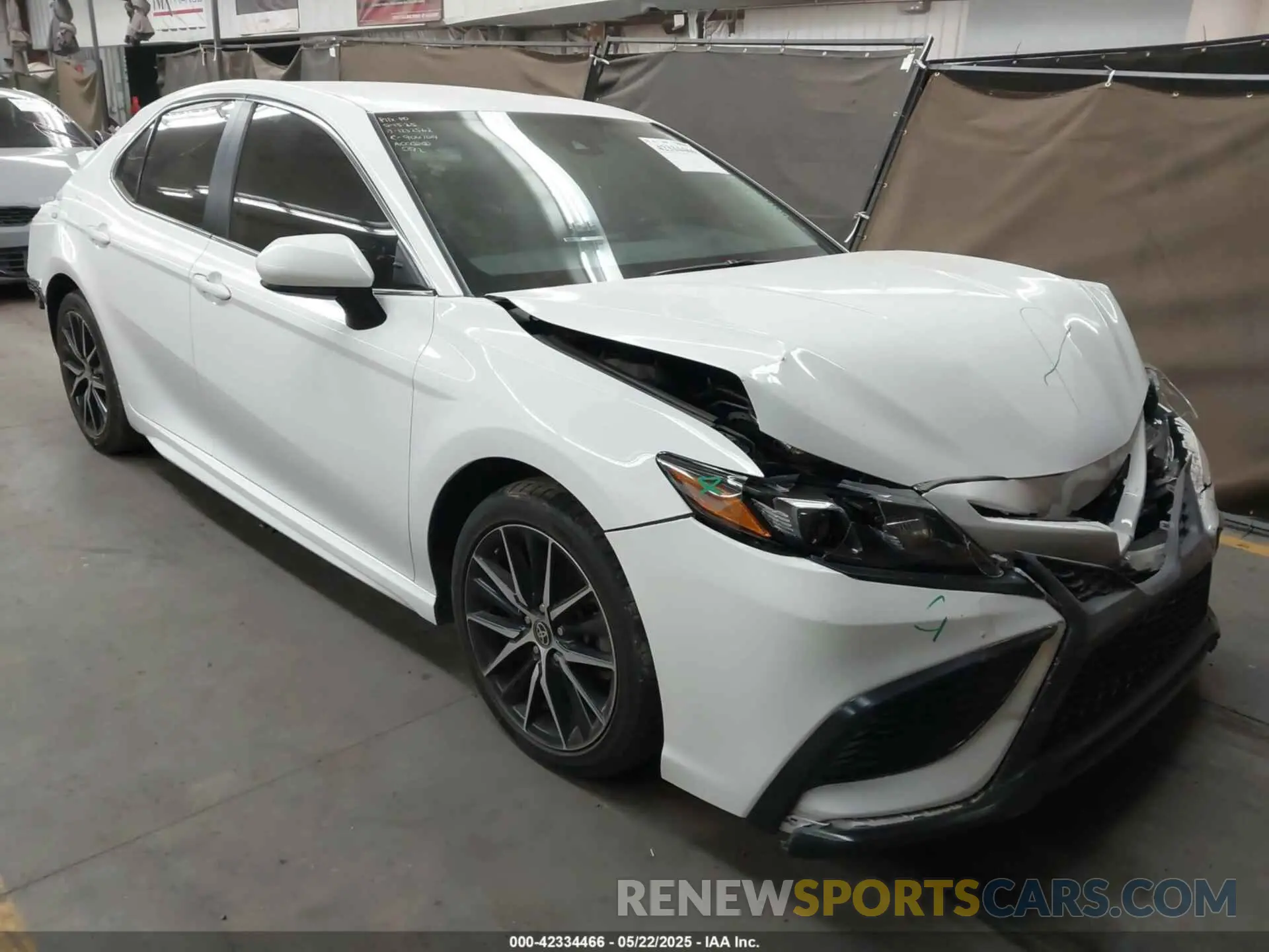 1 Photograph of a damaged car 4T1G11AK0MU470136 TOYOTA CAMRY 2021