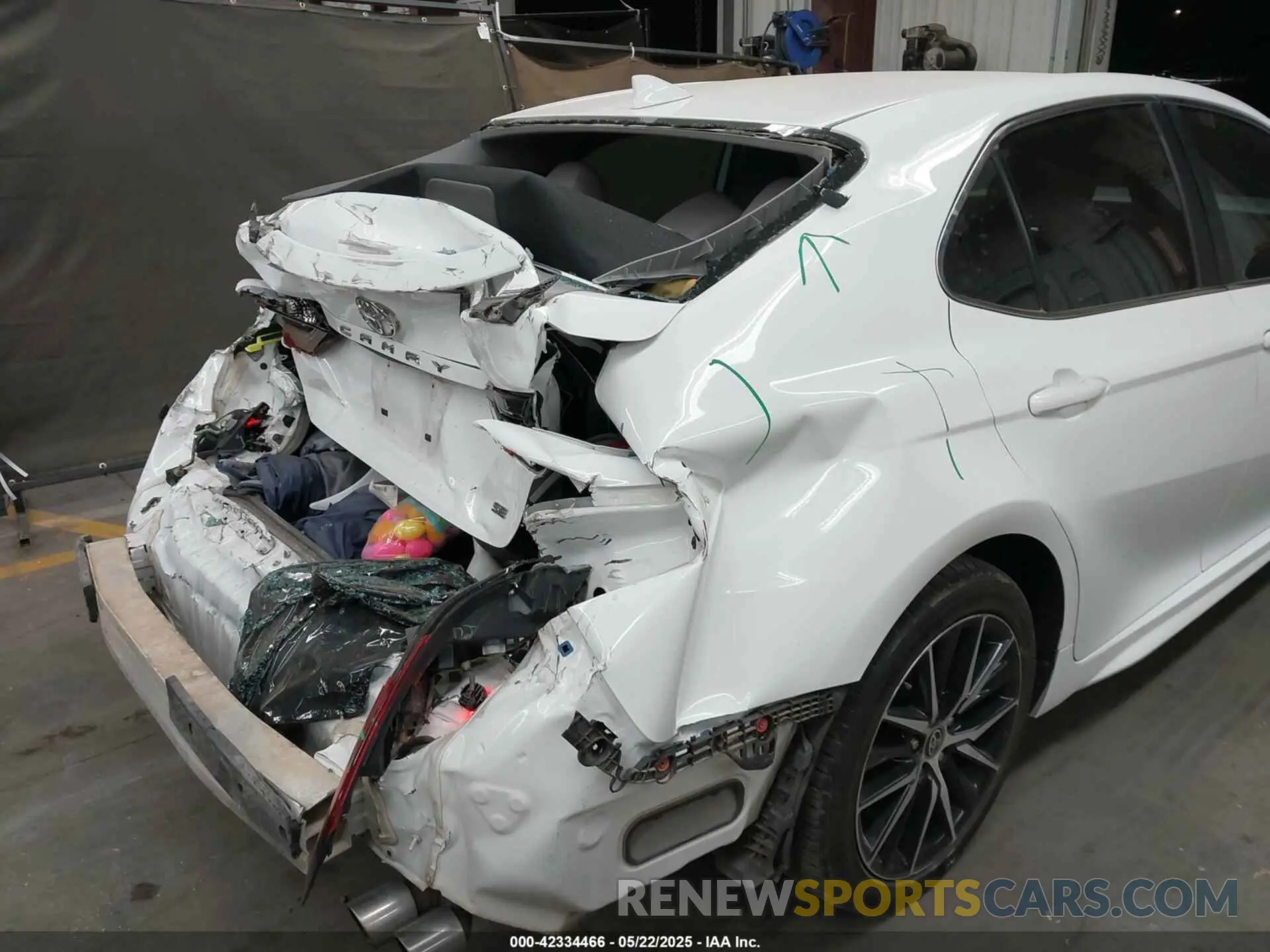 6 Photograph of a damaged car 4T1G11AK0MU470136 TOYOTA CAMRY 2021