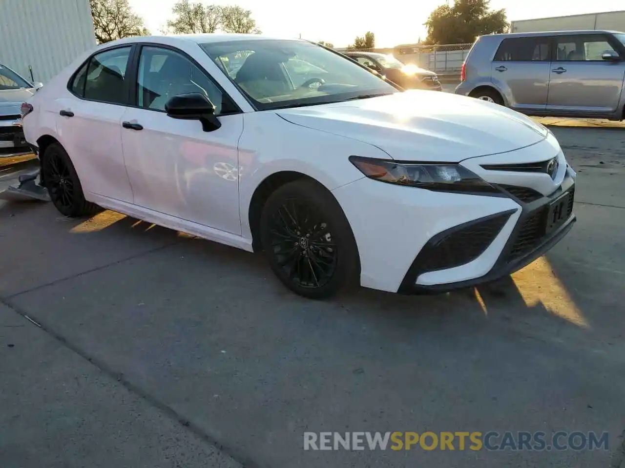 4 Photograph of a damaged car 4T1G11AK0MU486434 TOYOTA CAMRY 2021