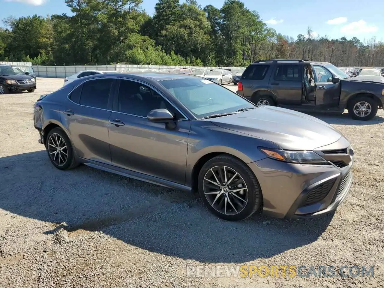 4 Photograph of a damaged car 4T1G11AK0MU497501 TOYOTA CAMRY 2021