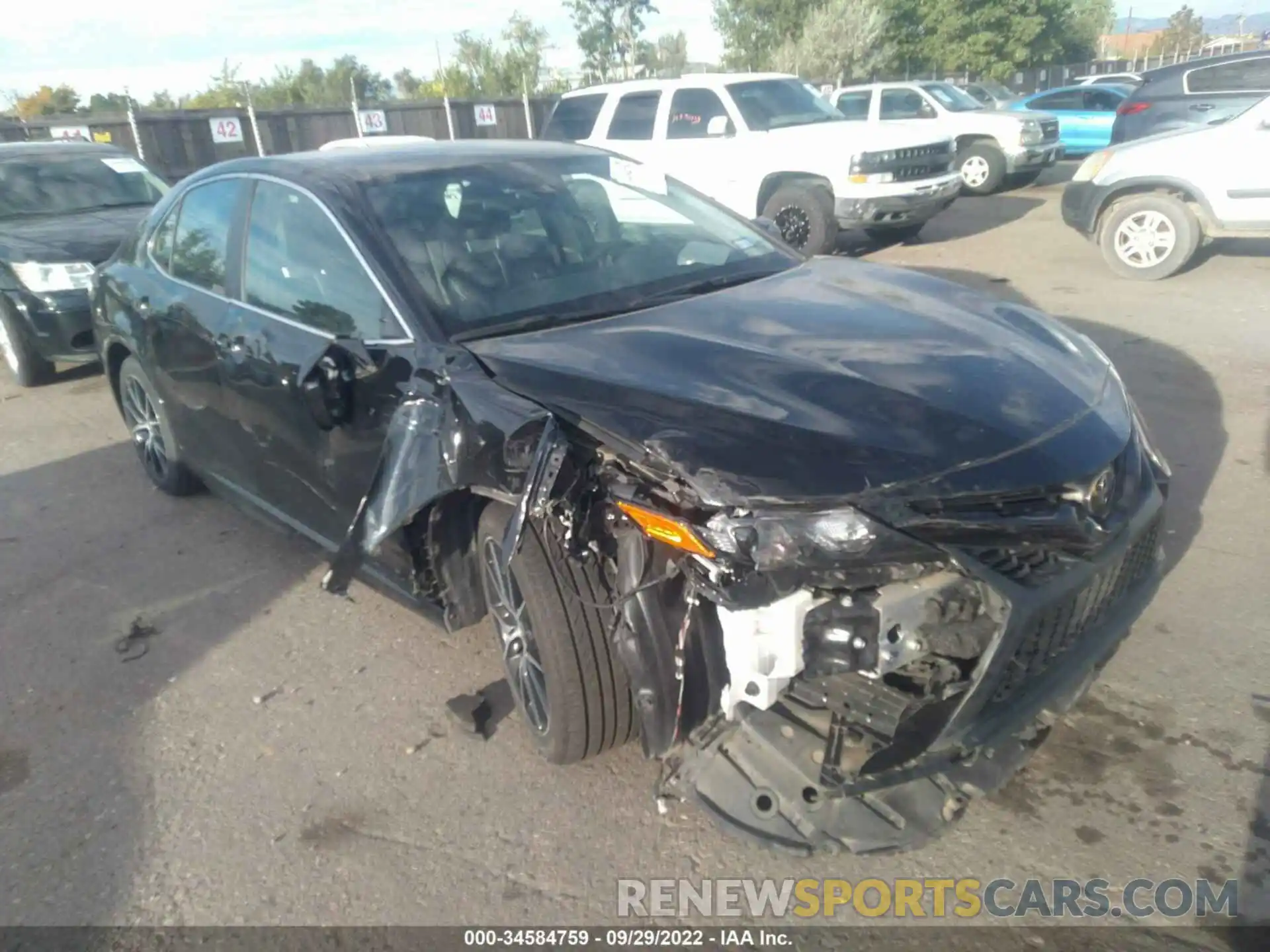 1 Photograph of a damaged car 4T1G11AK0MU519402 TOYOTA CAMRY 2021