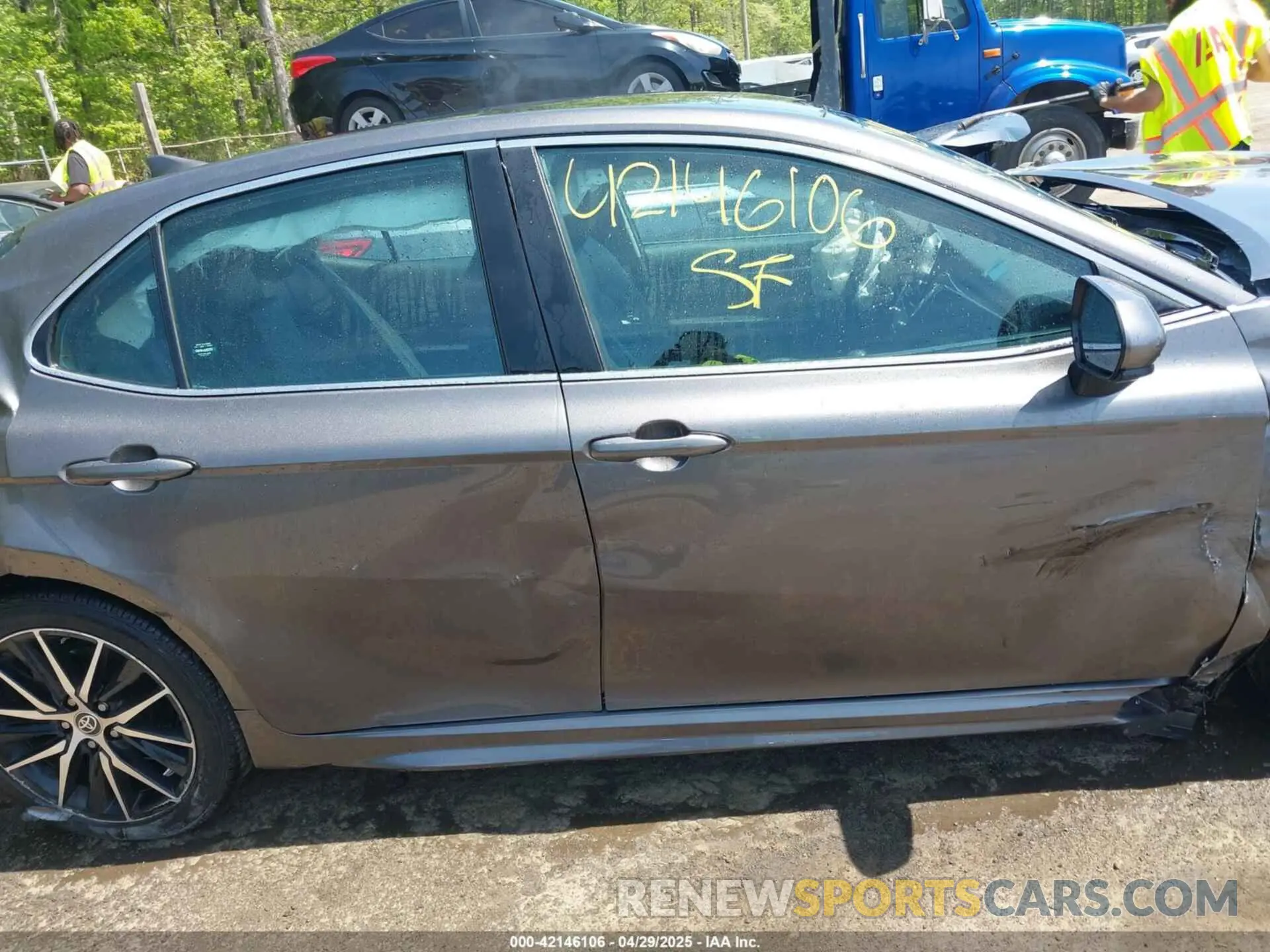14 Photograph of a damaged car 4T1G11AK0MU523241 TOYOTA CAMRY 2021