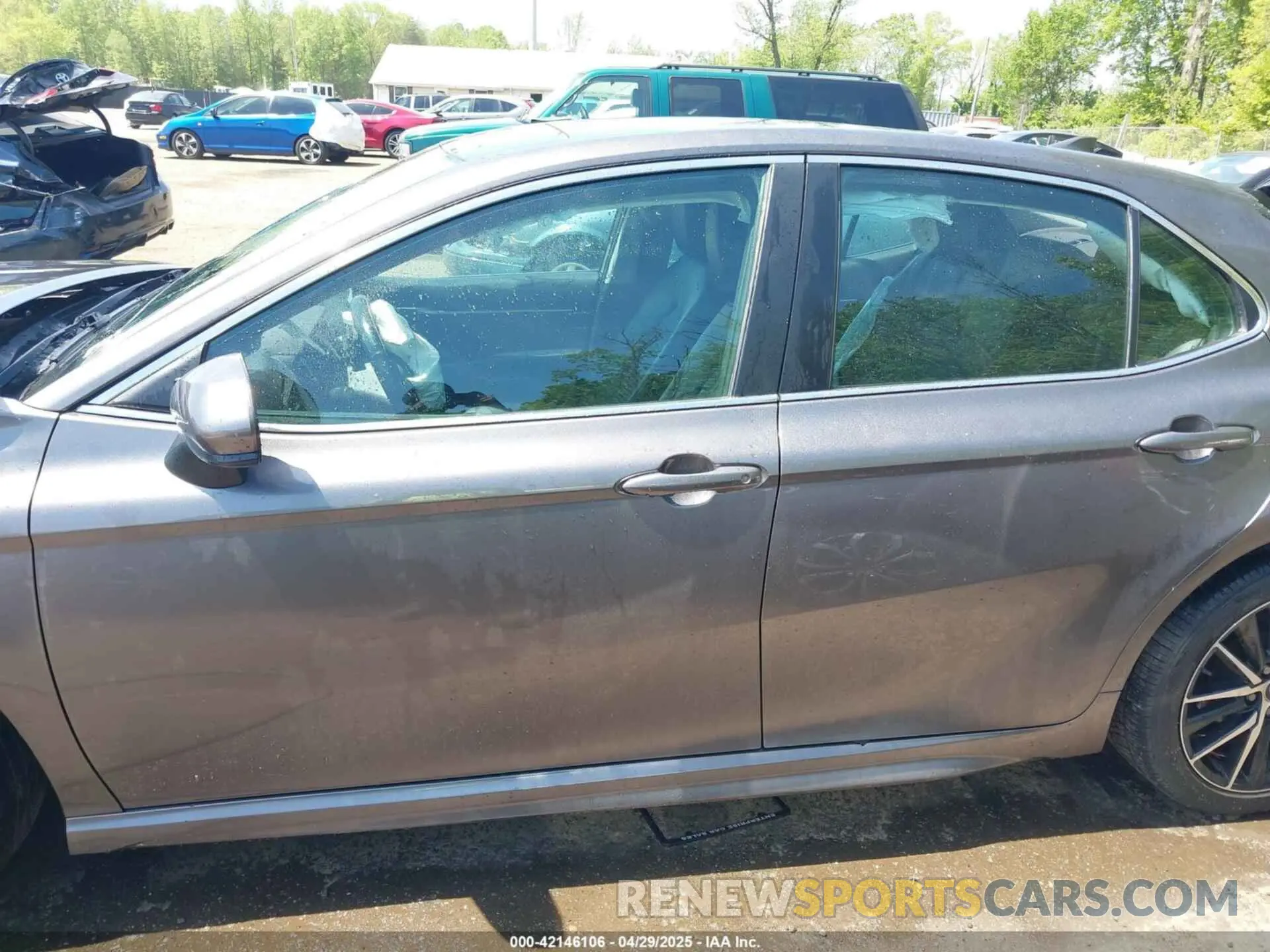 15 Photograph of a damaged car 4T1G11AK0MU523241 TOYOTA CAMRY 2021