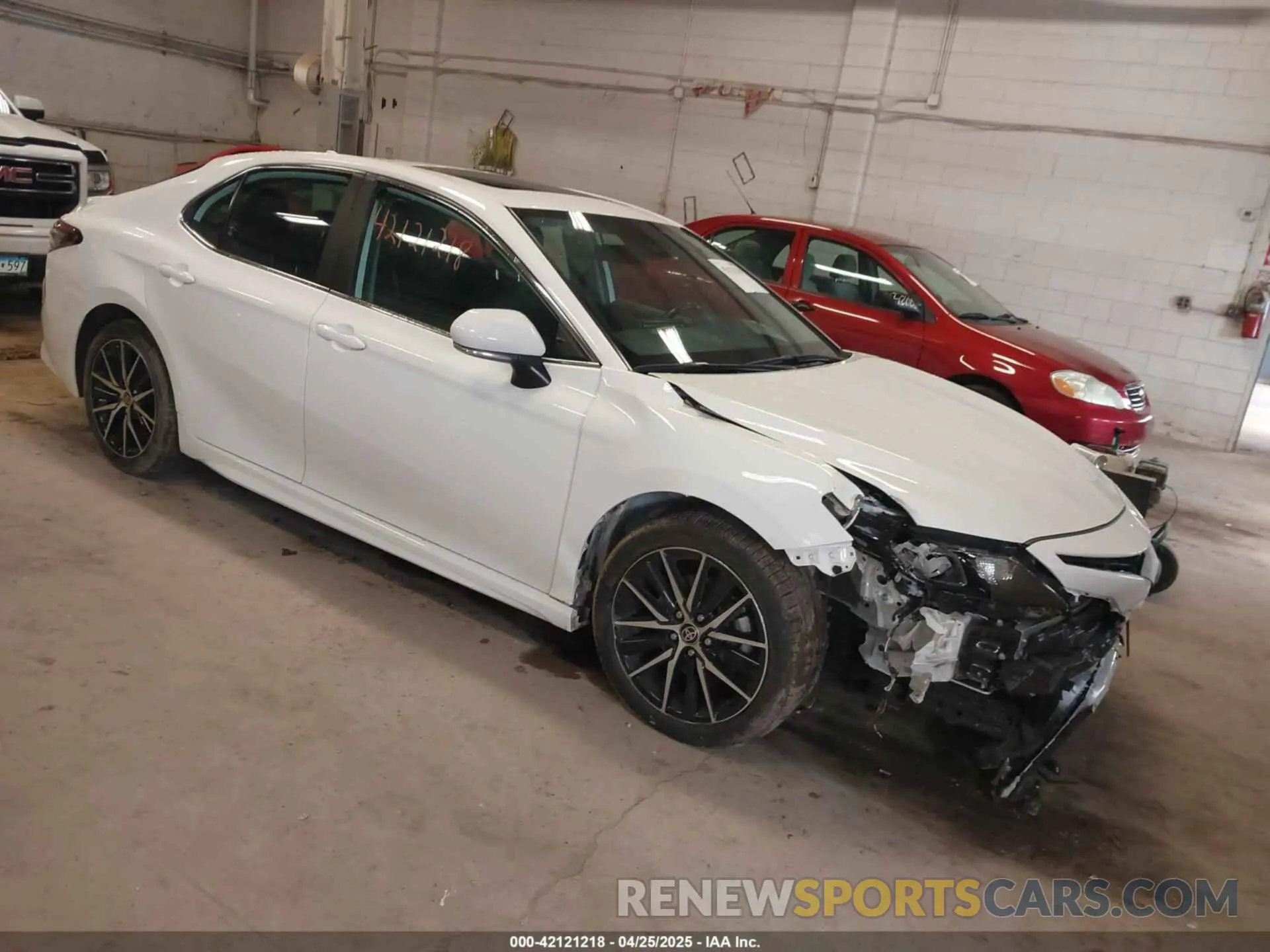 1 Photograph of a damaged car 4T1G11AK0MU532182 TOYOTA CAMRY 2021