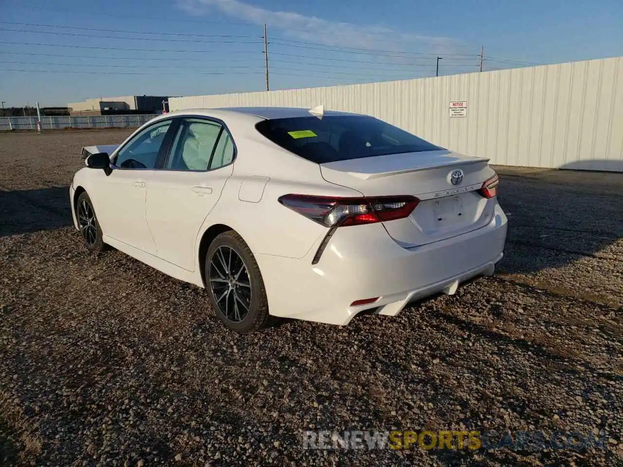 3 Photograph of a damaged car 4T1G11AK0MU541741 TOYOTA CAMRY 2021