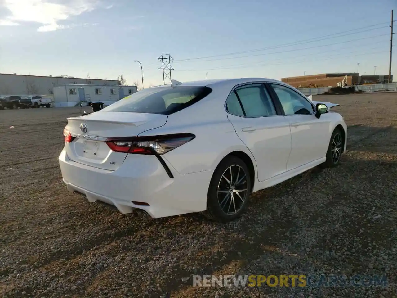 4 Photograph of a damaged car 4T1G11AK0MU541741 TOYOTA CAMRY 2021