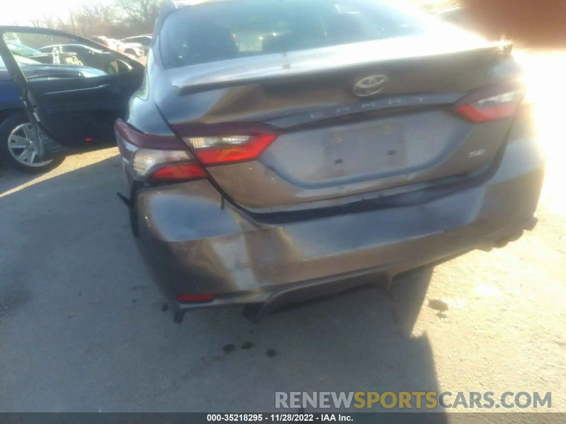 6 Photograph of a damaged car 4T1G11AK0MU542260 TOYOTA CAMRY 2021