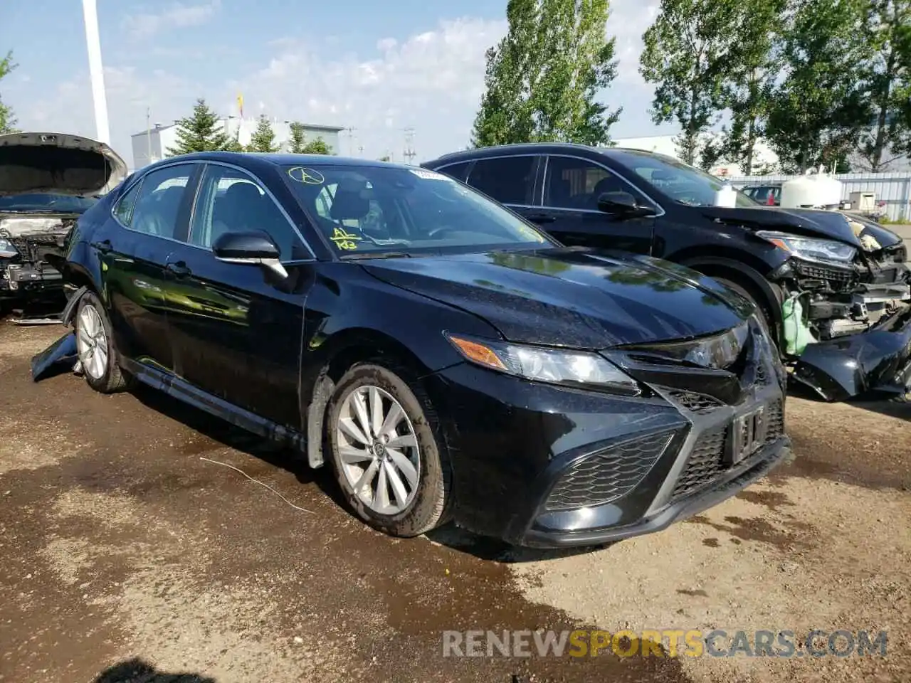 1 Photograph of a damaged car 4T1G11AK0MU558863 TOYOTA CAMRY 2021