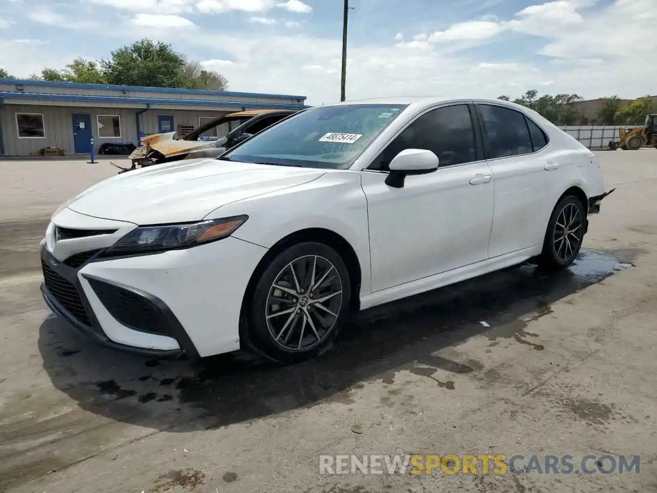 1 Photograph of a damaged car 4T1G11AK0MU562413 TOYOTA CAMRY 2021