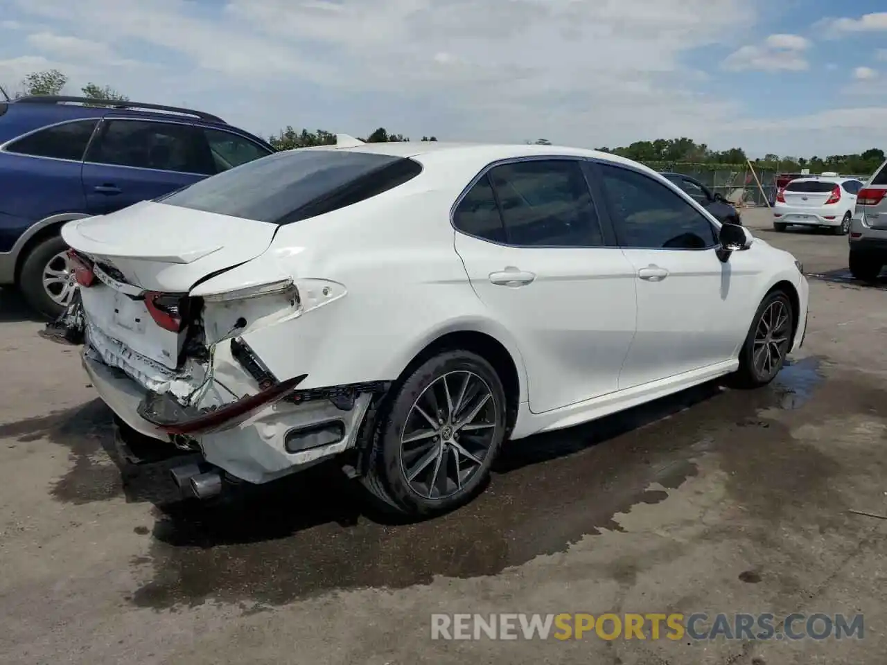 3 Photograph of a damaged car 4T1G11AK0MU562413 TOYOTA CAMRY 2021