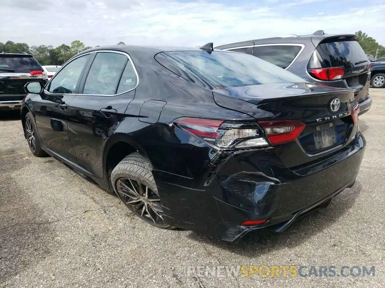 3 Photograph of a damaged car 4T1G11AK0MU589403 TOYOTA CAMRY 2021