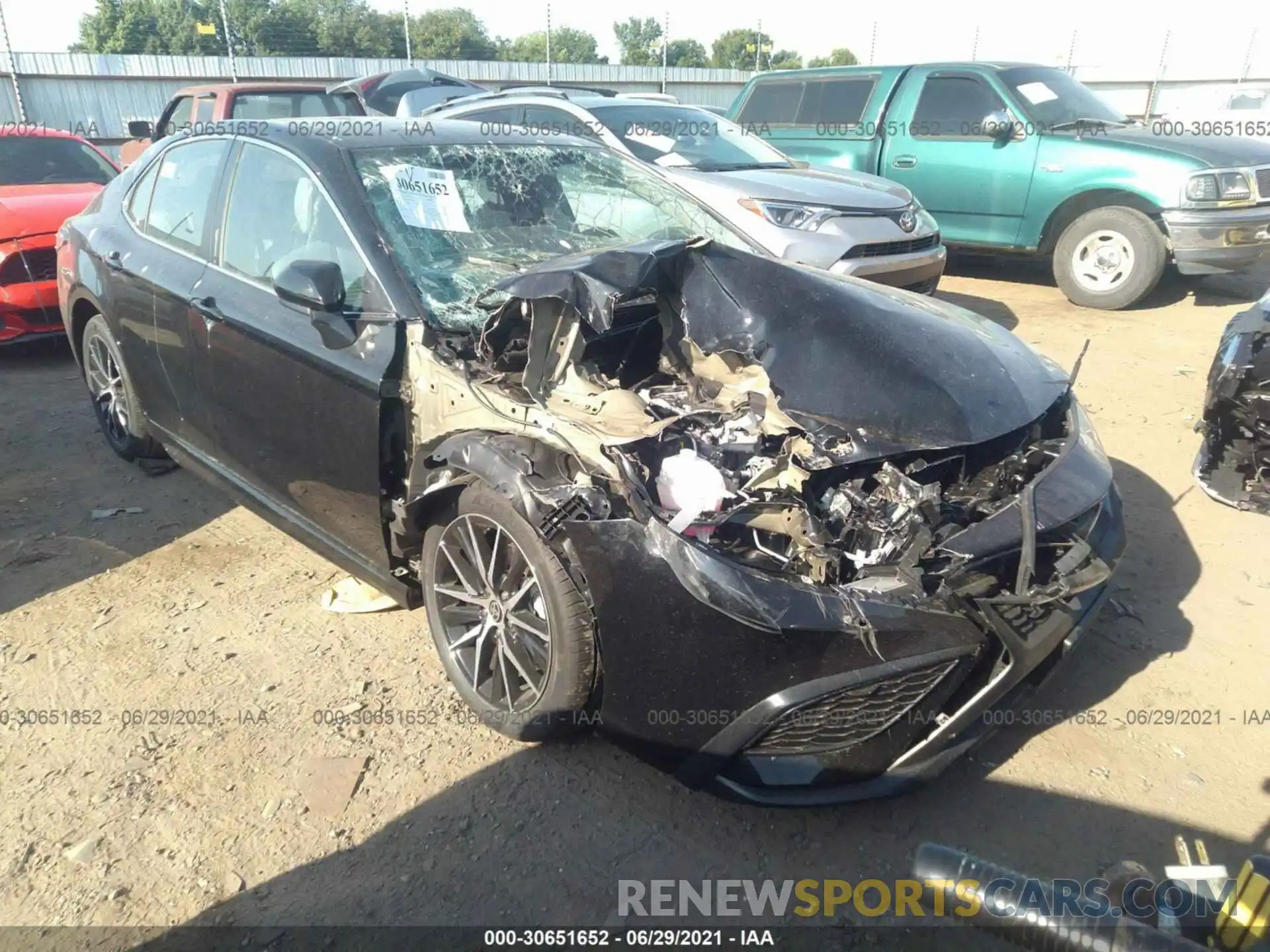 1 Photograph of a damaged car 4T1G11AK0MU592592 TOYOTA CAMRY 2021