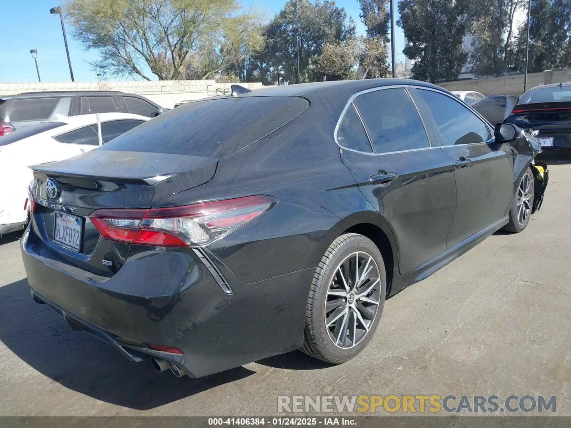 4 Photograph of a damaged car 4T1G11AK0MU597615 TOYOTA CAMRY 2021