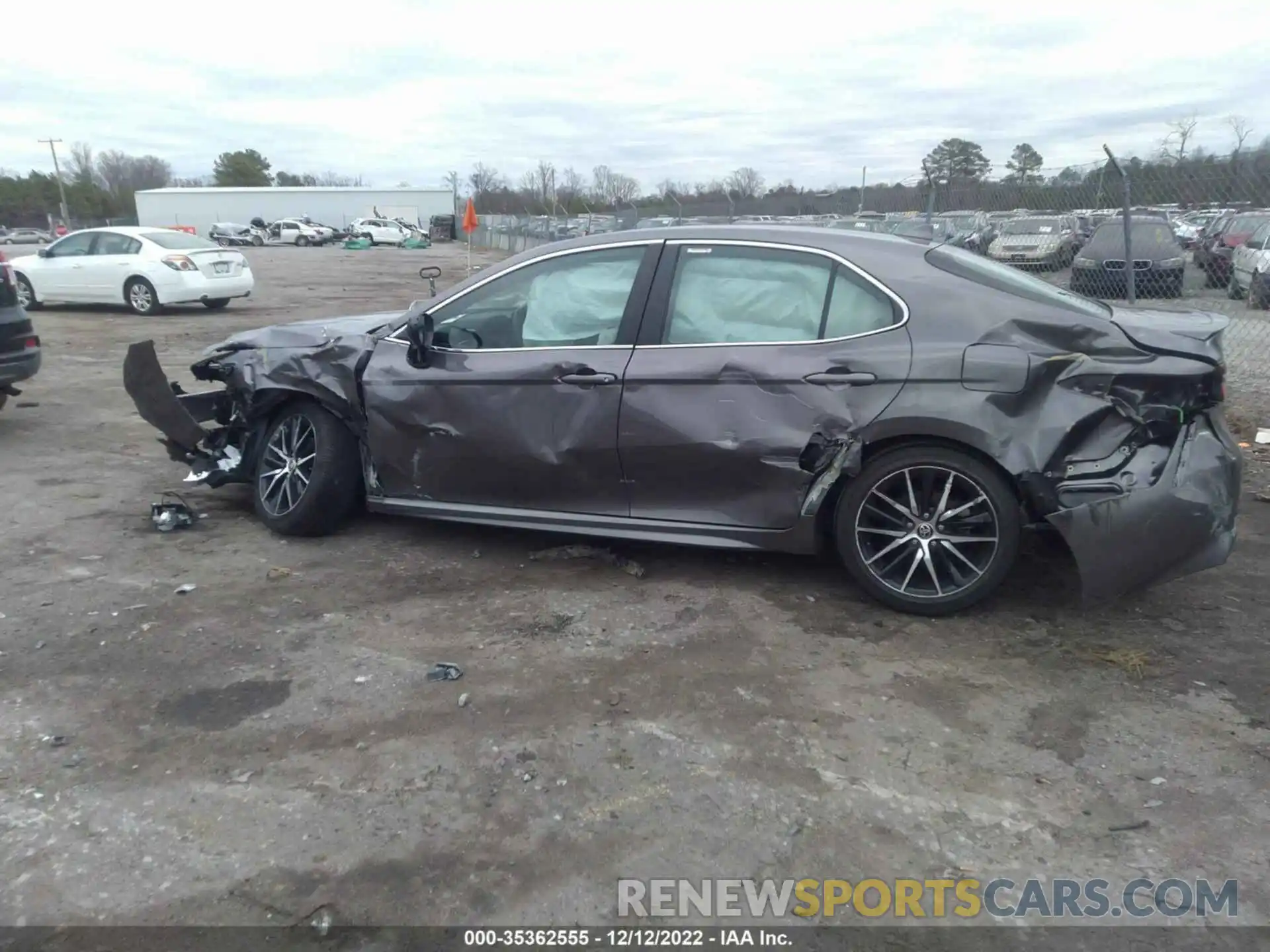 6 Photograph of a damaged car 4T1G11AK0MU602800 TOYOTA CAMRY 2021