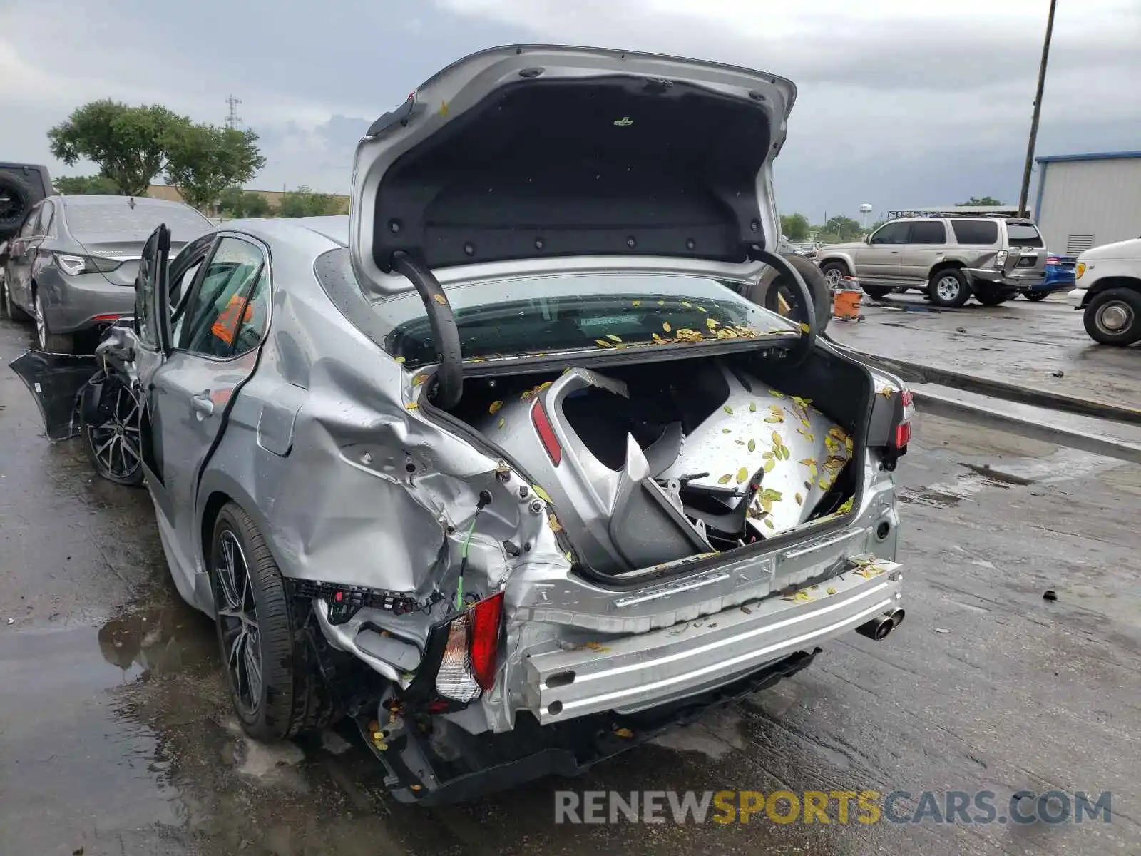 3 Photograph of a damaged car 4T1G11AK1MU408339 TOYOTA CAMRY 2021