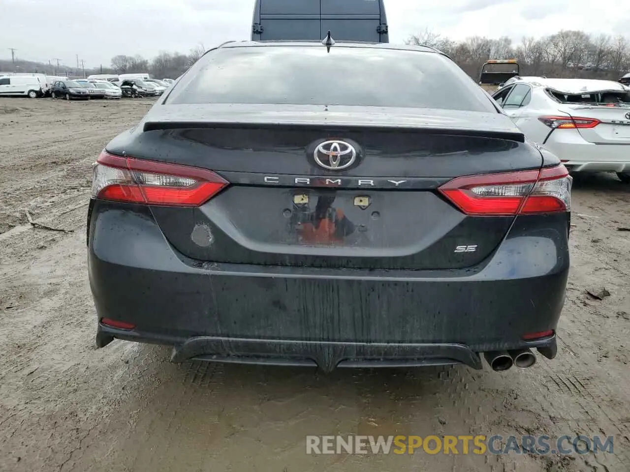 6 Photograph of a damaged car 4T1G11AK1MU411032 TOYOTA CAMRY 2021