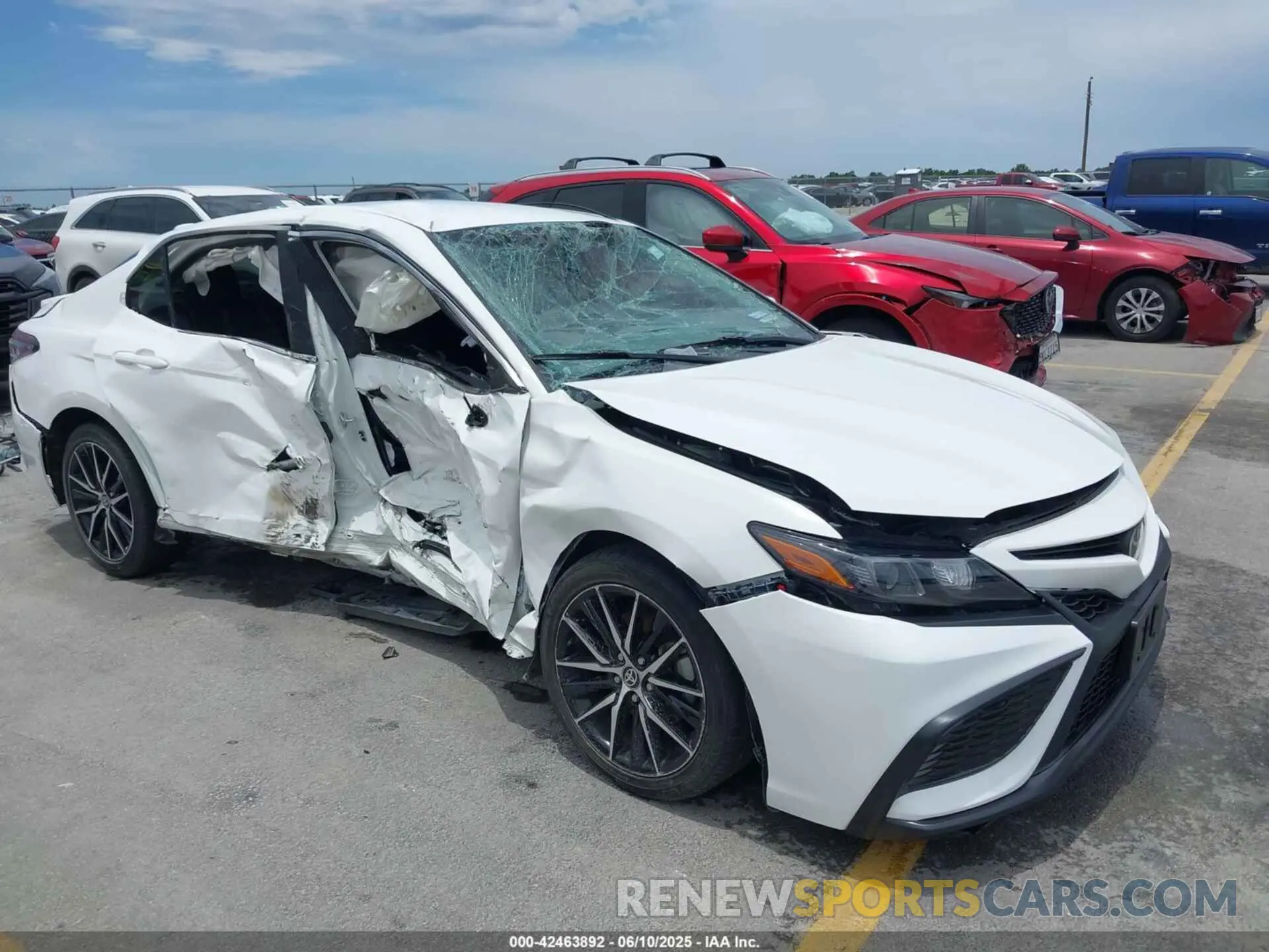 1 Photograph of a damaged car 4T1G11AK1MU428624 TOYOTA CAMRY 2021