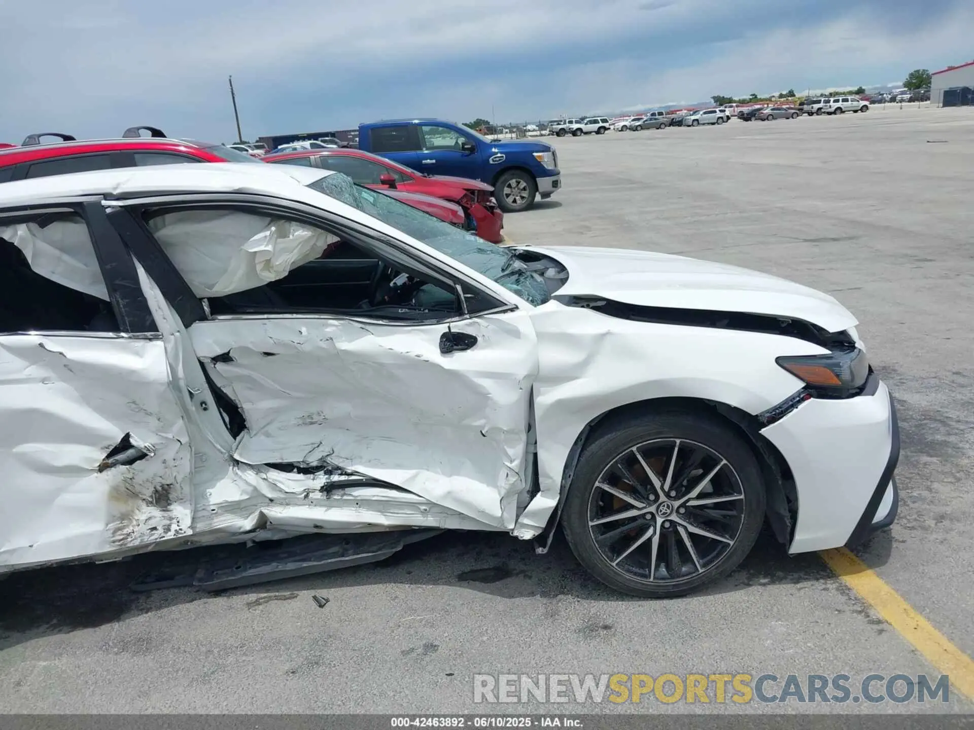 6 Photograph of a damaged car 4T1G11AK1MU428624 TOYOTA CAMRY 2021
