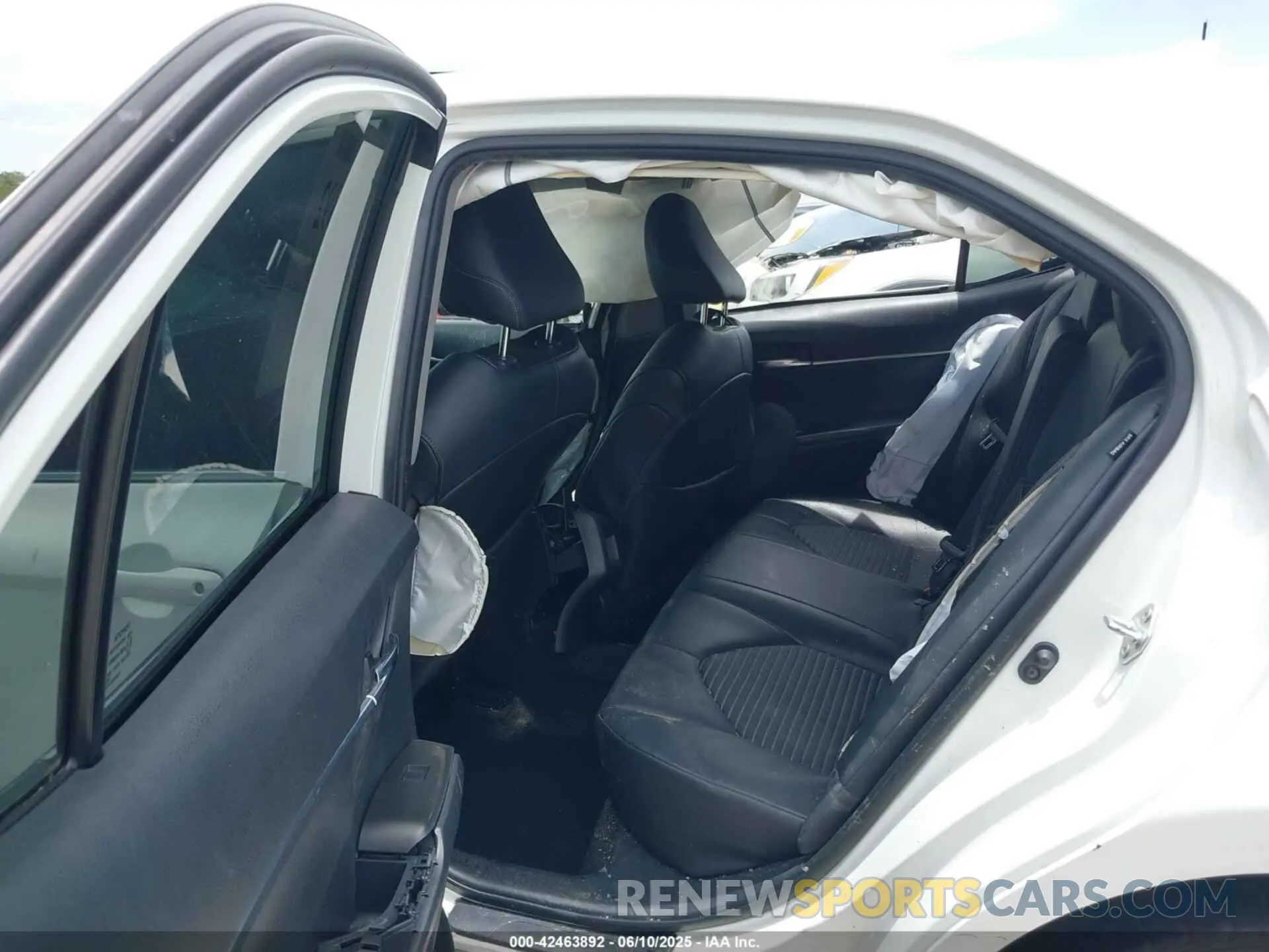 8 Photograph of a damaged car 4T1G11AK1MU428624 TOYOTA CAMRY 2021