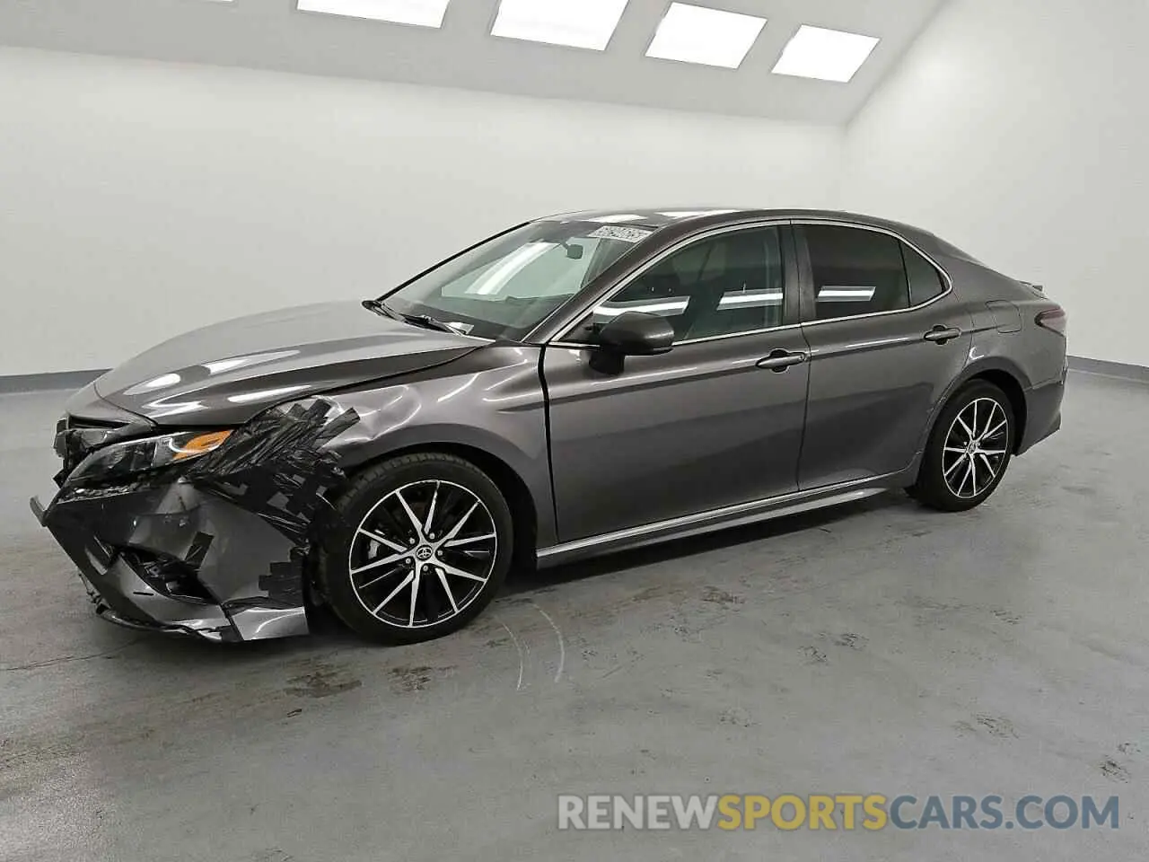 1 Photograph of a damaged car 4T1G11AK1MU434181 TOYOTA CAMRY 2021