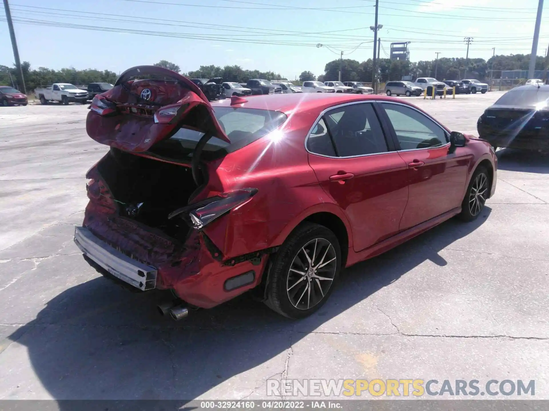 4 Photograph of a damaged car 4T1G11AK1MU461719 TOYOTA CAMRY 2021