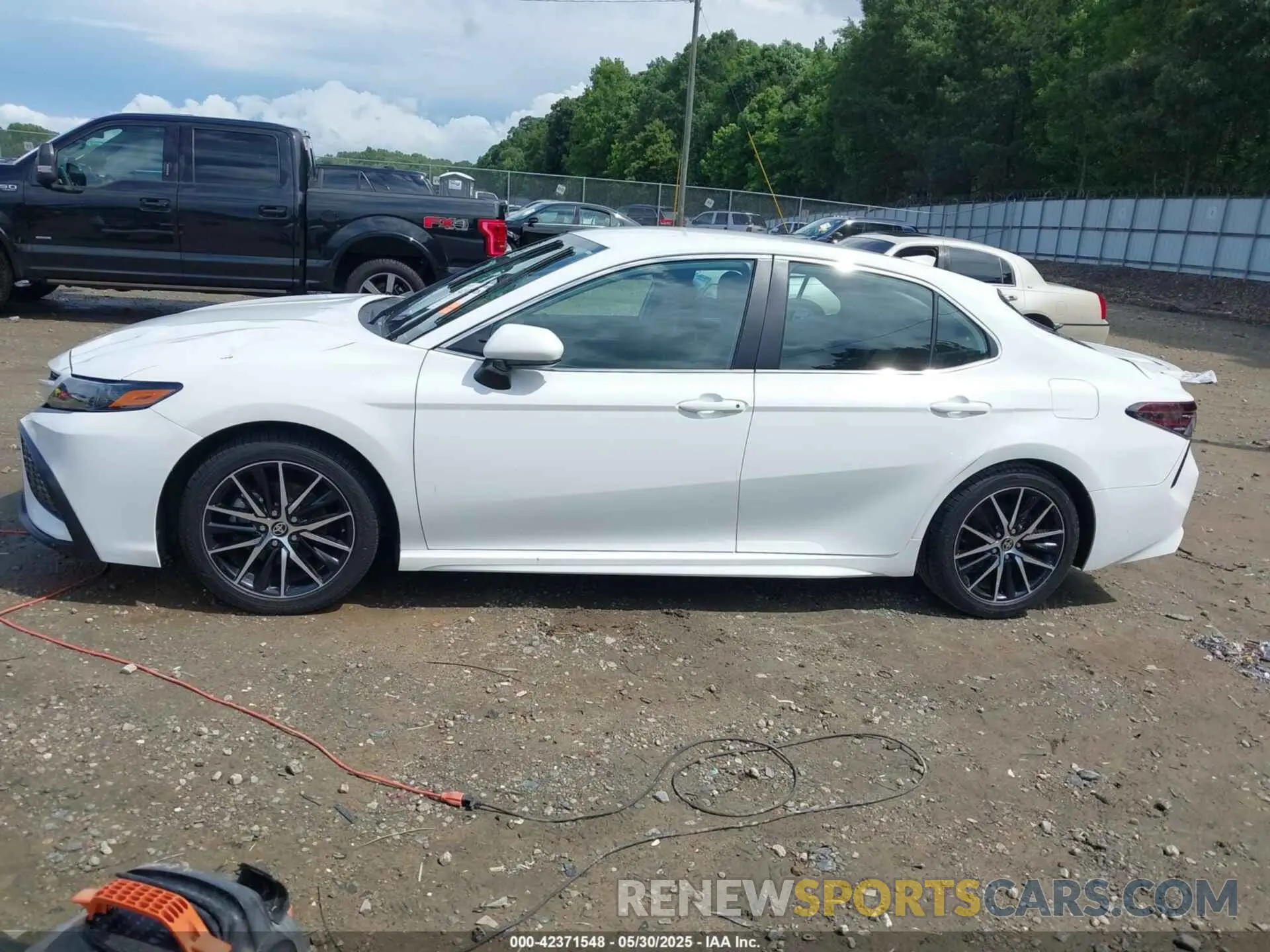 15 Photograph of a damaged car 4T1G11AK1MU468024 TOYOTA CAMRY 2021