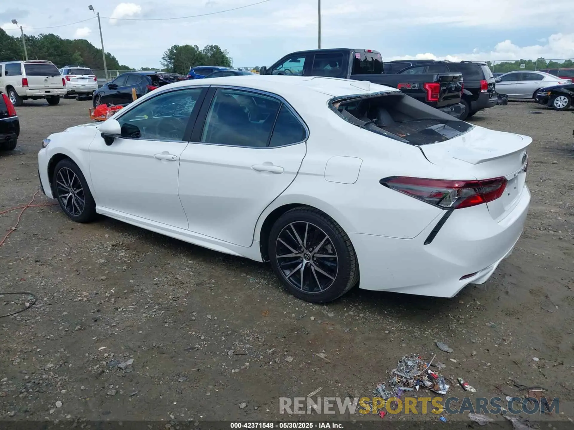 3 Photograph of a damaged car 4T1G11AK1MU468024 TOYOTA CAMRY 2021