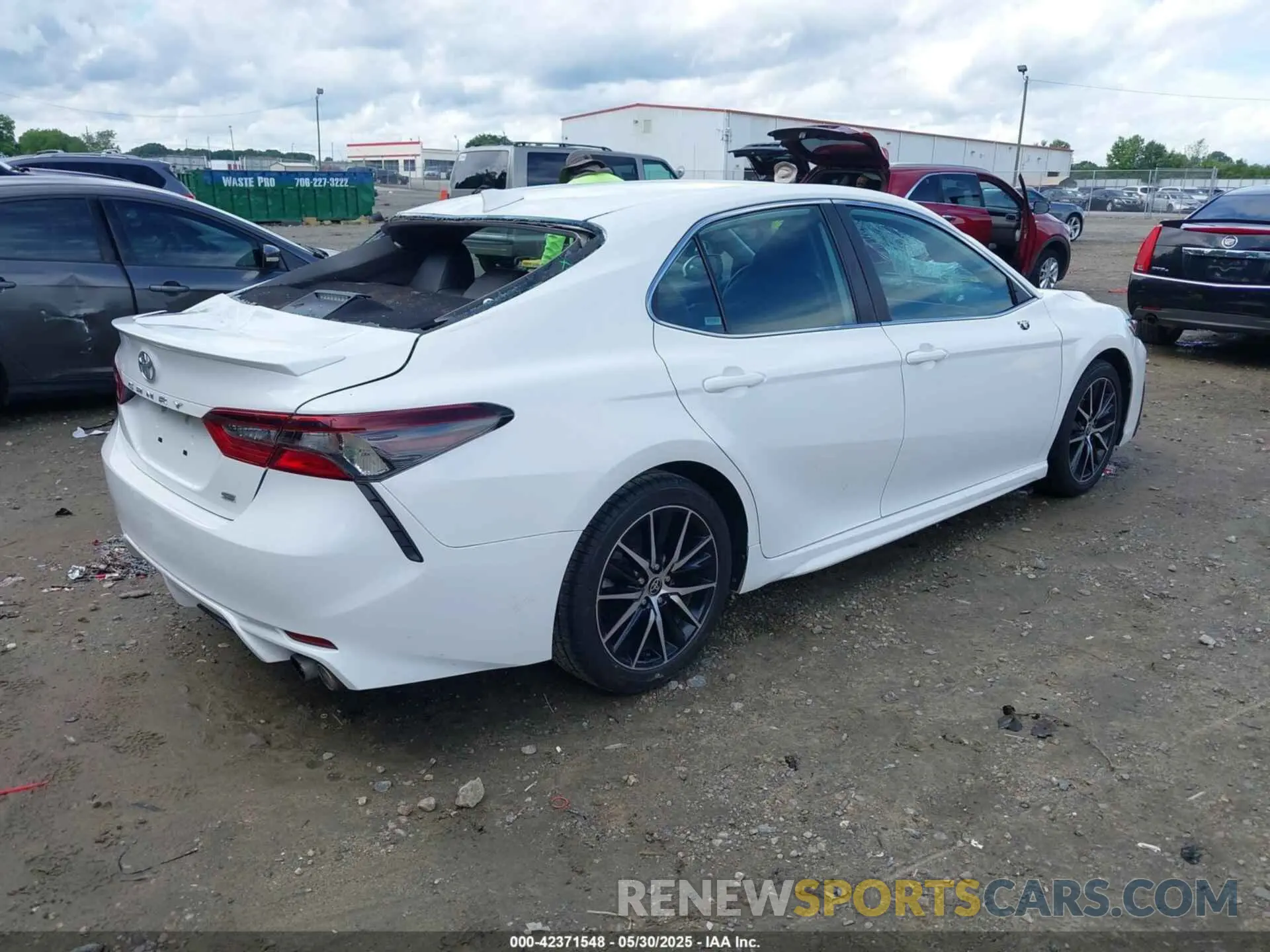 4 Photograph of a damaged car 4T1G11AK1MU468024 TOYOTA CAMRY 2021