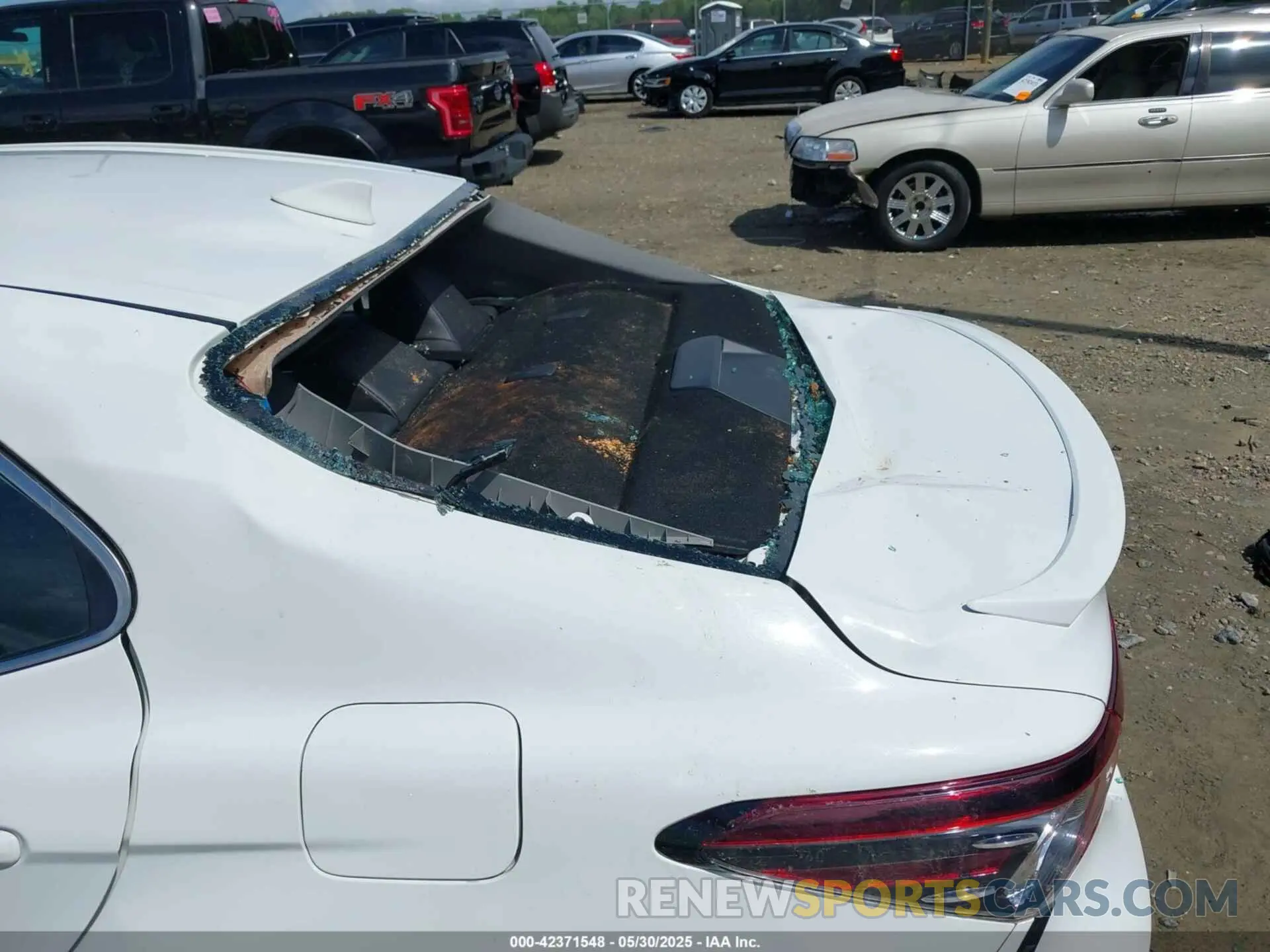 6 Photograph of a damaged car 4T1G11AK1MU468024 TOYOTA CAMRY 2021