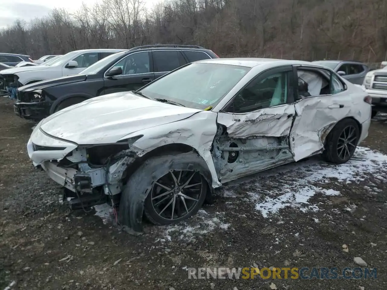 1 Photograph of a damaged car 4T1G11AK1MU483056 TOYOTA CAMRY 2021