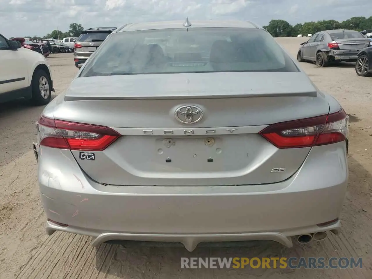 6 Photograph of a damaged car 4T1G11AK1MU512412 TOYOTA CAMRY 2021
