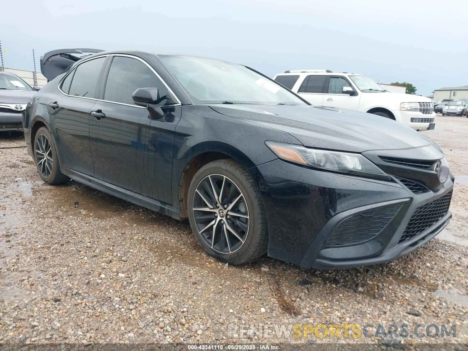1 Photograph of a damaged car 4T1G11AK1MU517769 TOYOTA CAMRY 2021