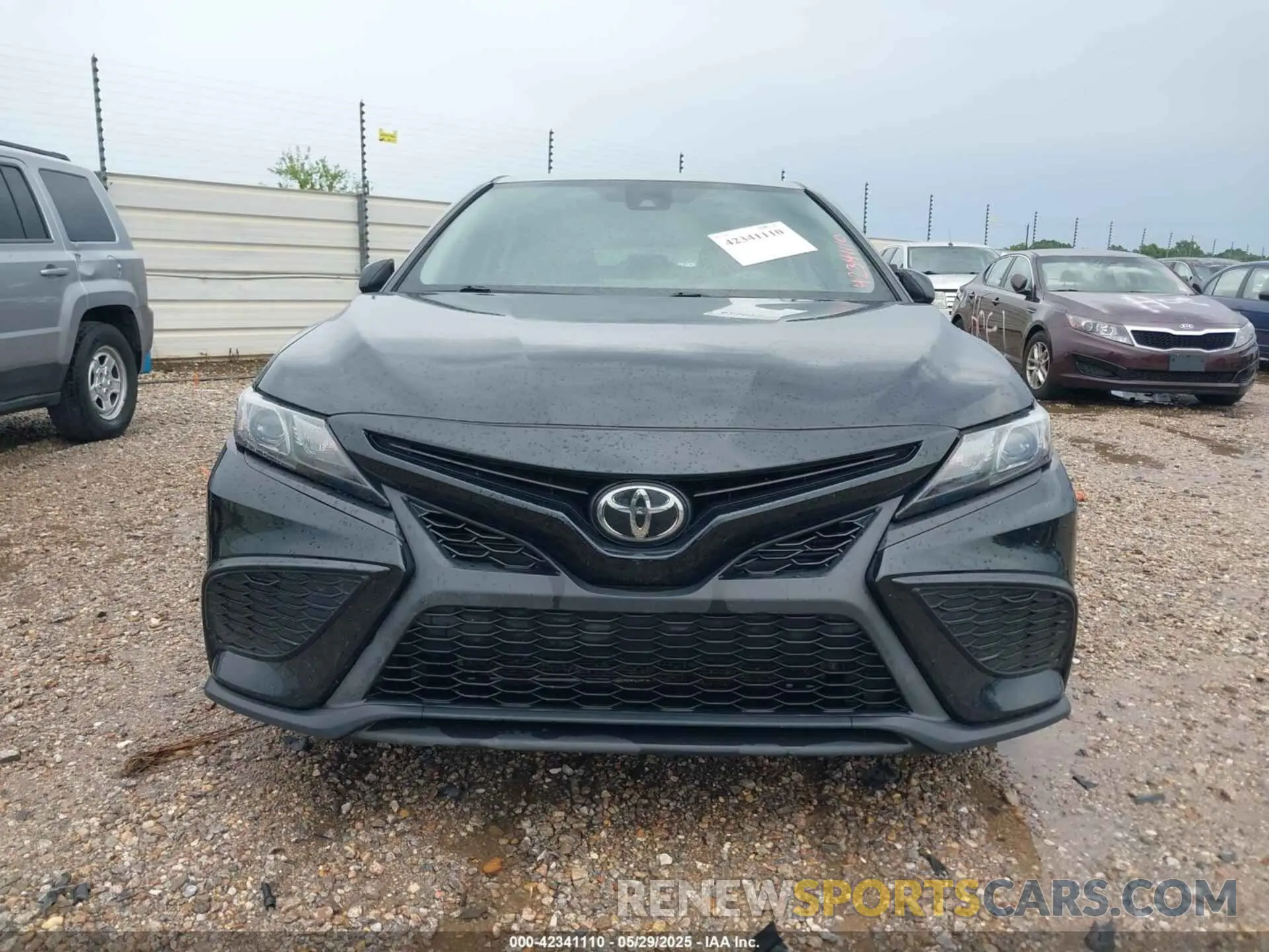 12 Photograph of a damaged car 4T1G11AK1MU517769 TOYOTA CAMRY 2021