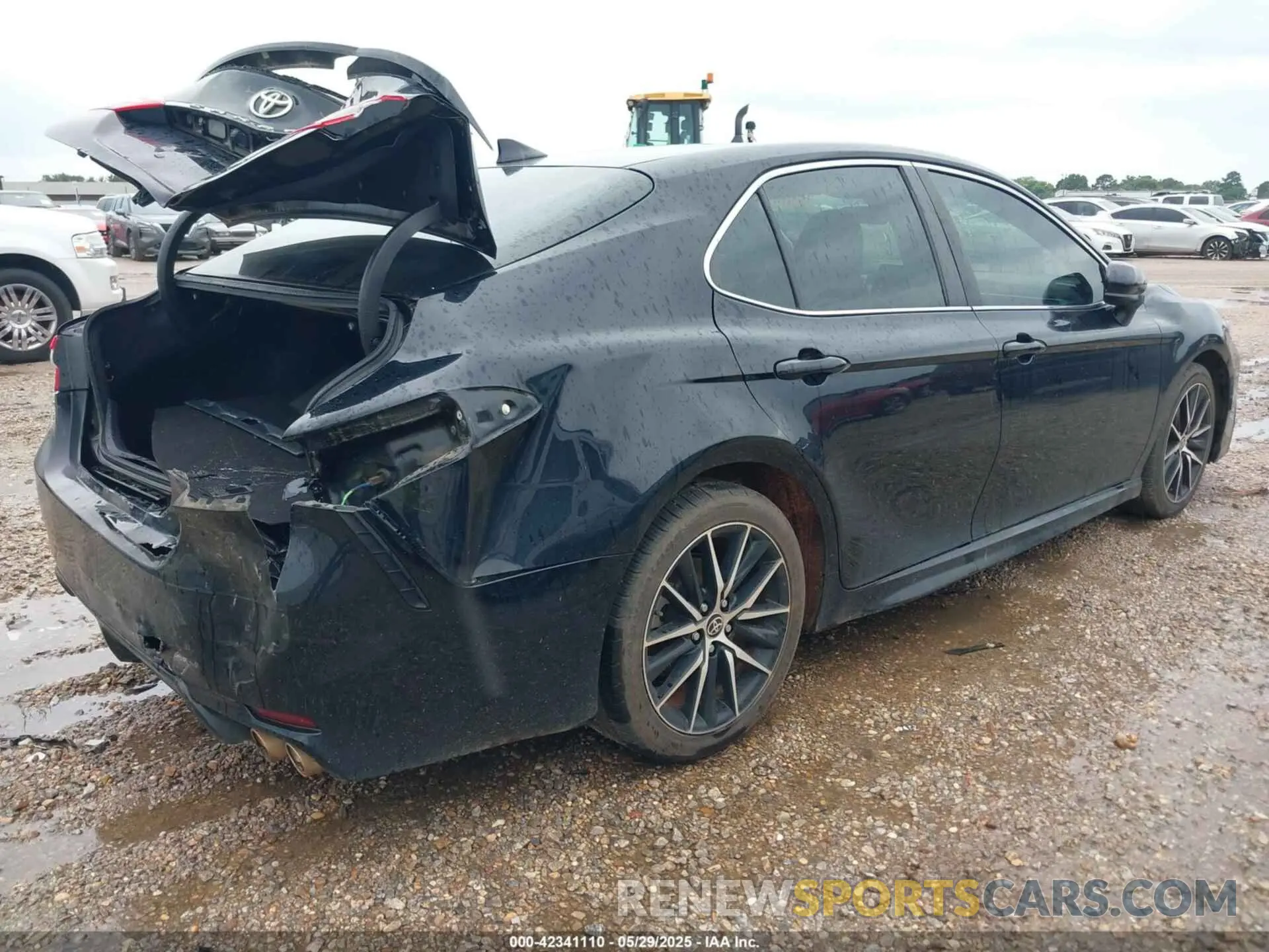 4 Photograph of a damaged car 4T1G11AK1MU517769 TOYOTA CAMRY 2021