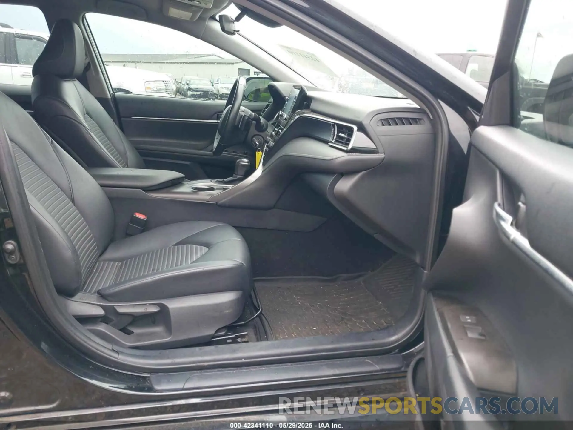 5 Photograph of a damaged car 4T1G11AK1MU517769 TOYOTA CAMRY 2021