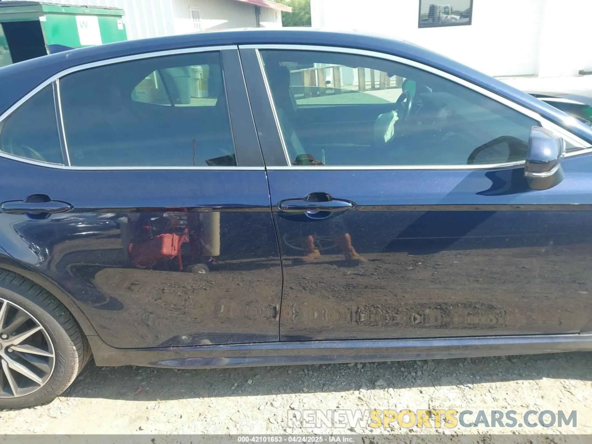 14 Photograph of a damaged car 4T1G11AK1MU525760 TOYOTA CAMRY 2021
