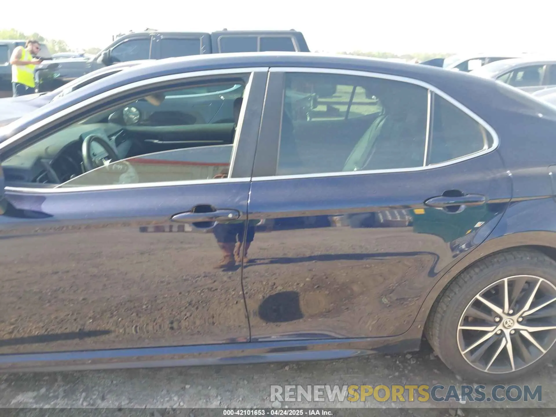 15 Photograph of a damaged car 4T1G11AK1MU525760 TOYOTA CAMRY 2021