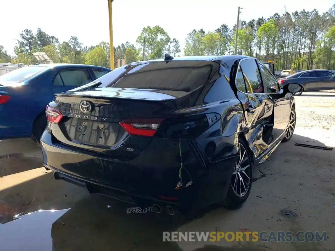 4 Photograph of a damaged car 4T1G11AK1MU529744 TOYOTA CAMRY 2021