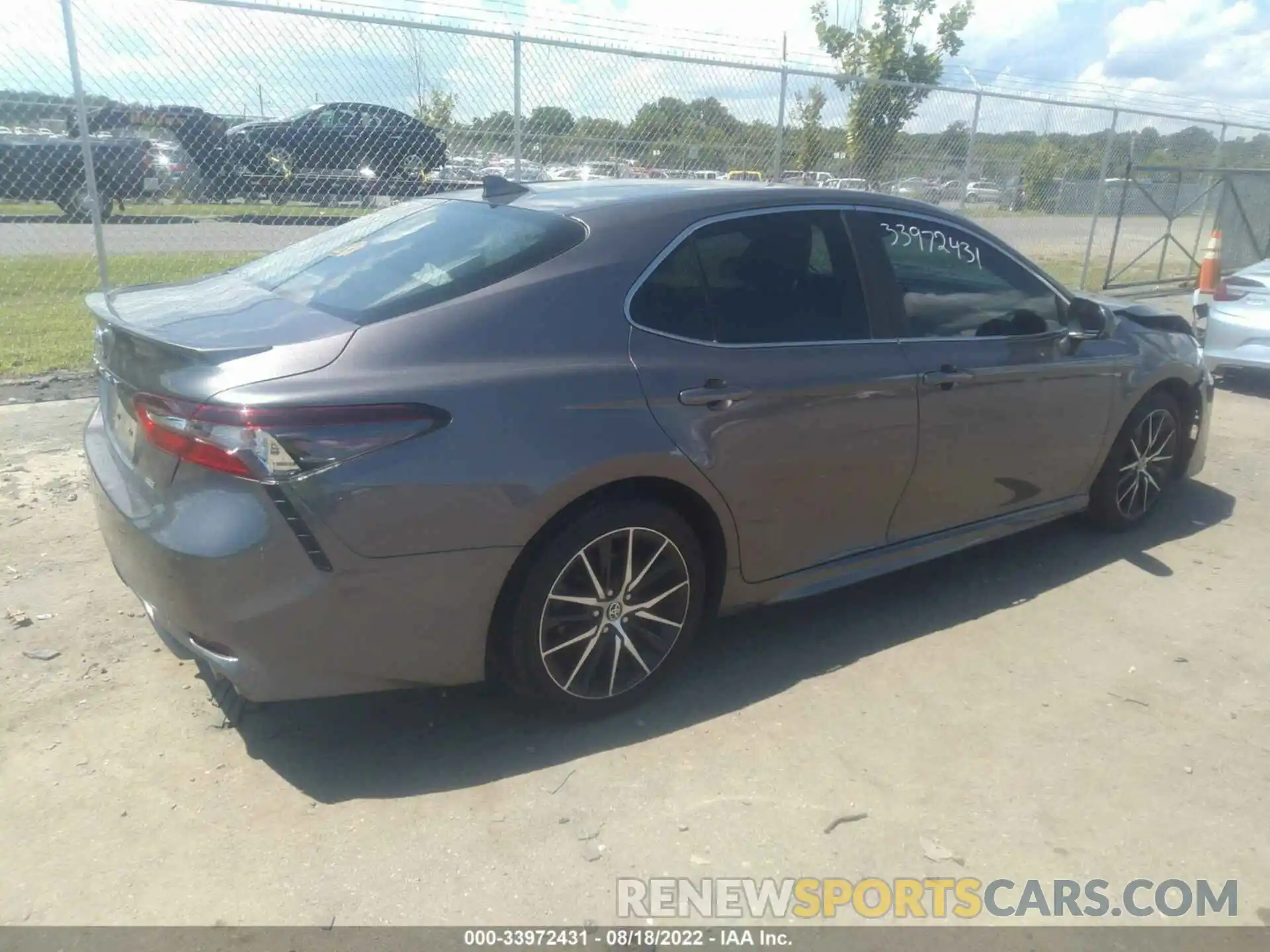 4 Photograph of a damaged car 4T1G11AK1MU530067 TOYOTA CAMRY 2021