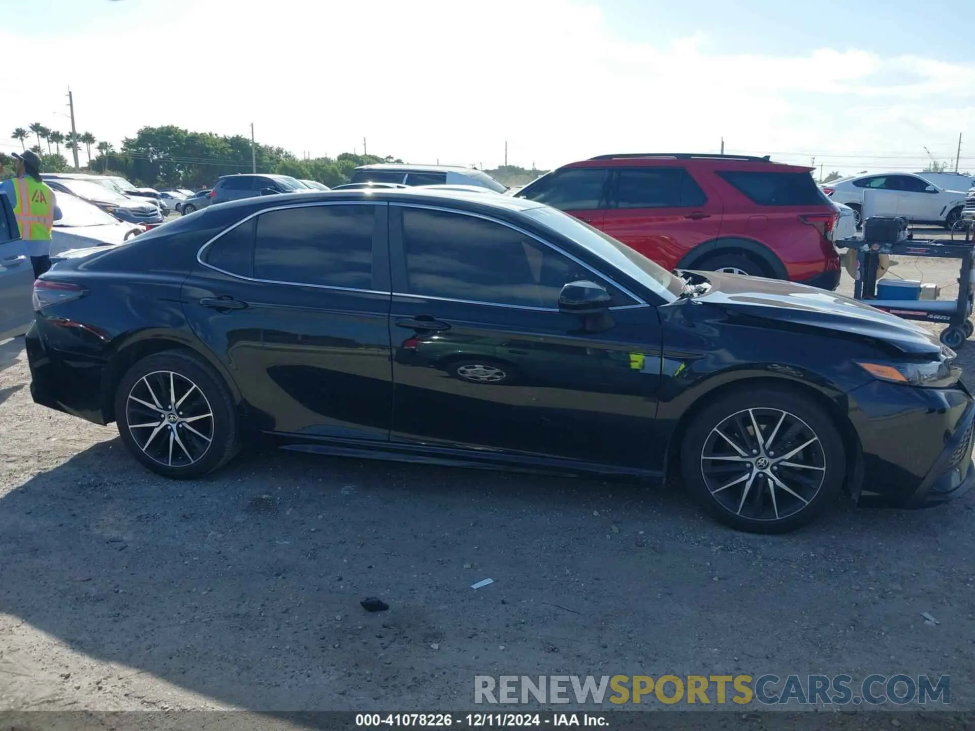 14 Photograph of a damaged car 4T1G11AK1MU544647 TOYOTA CAMRY 2021