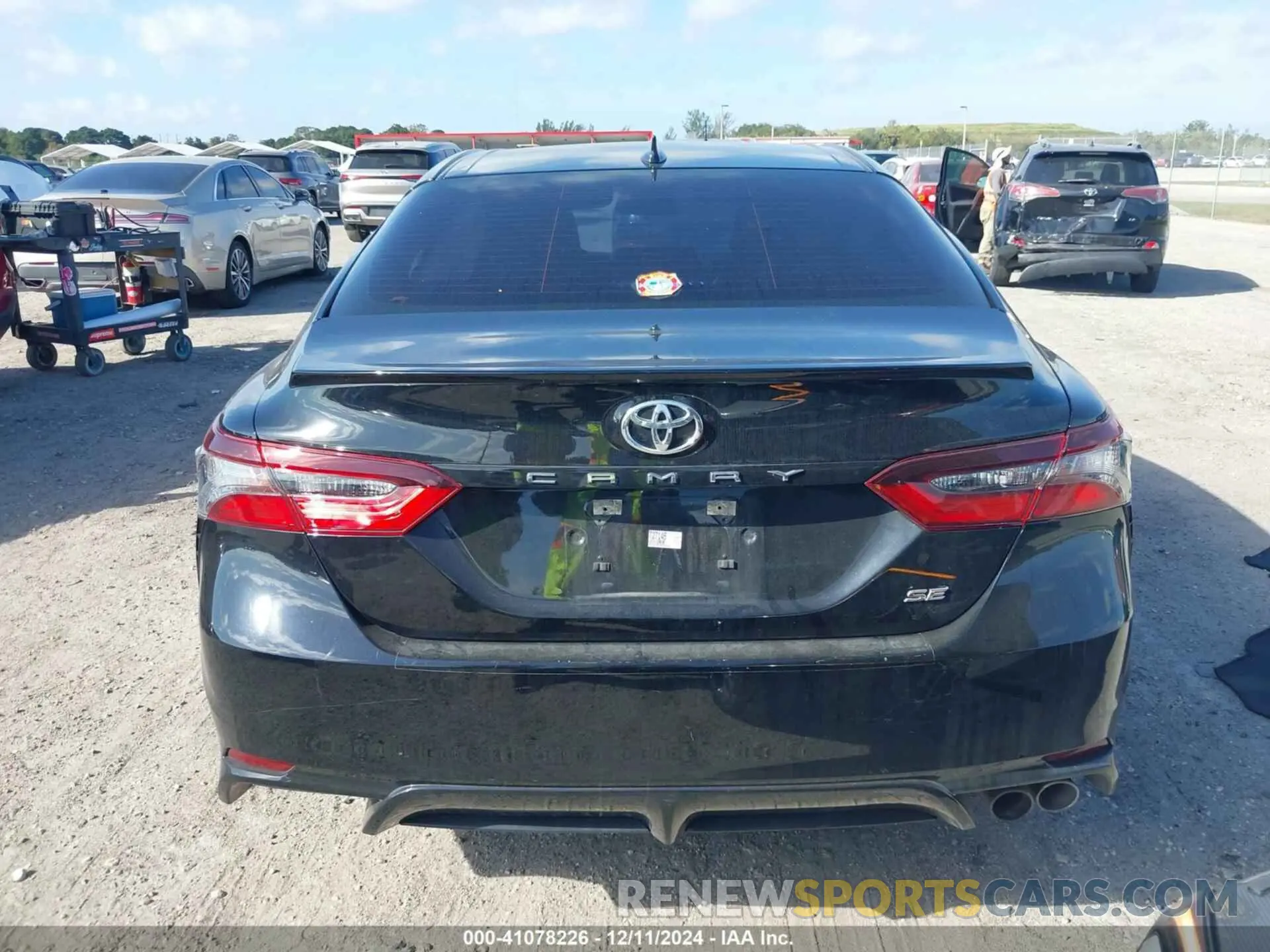 17 Photograph of a damaged car 4T1G11AK1MU544647 TOYOTA CAMRY 2021